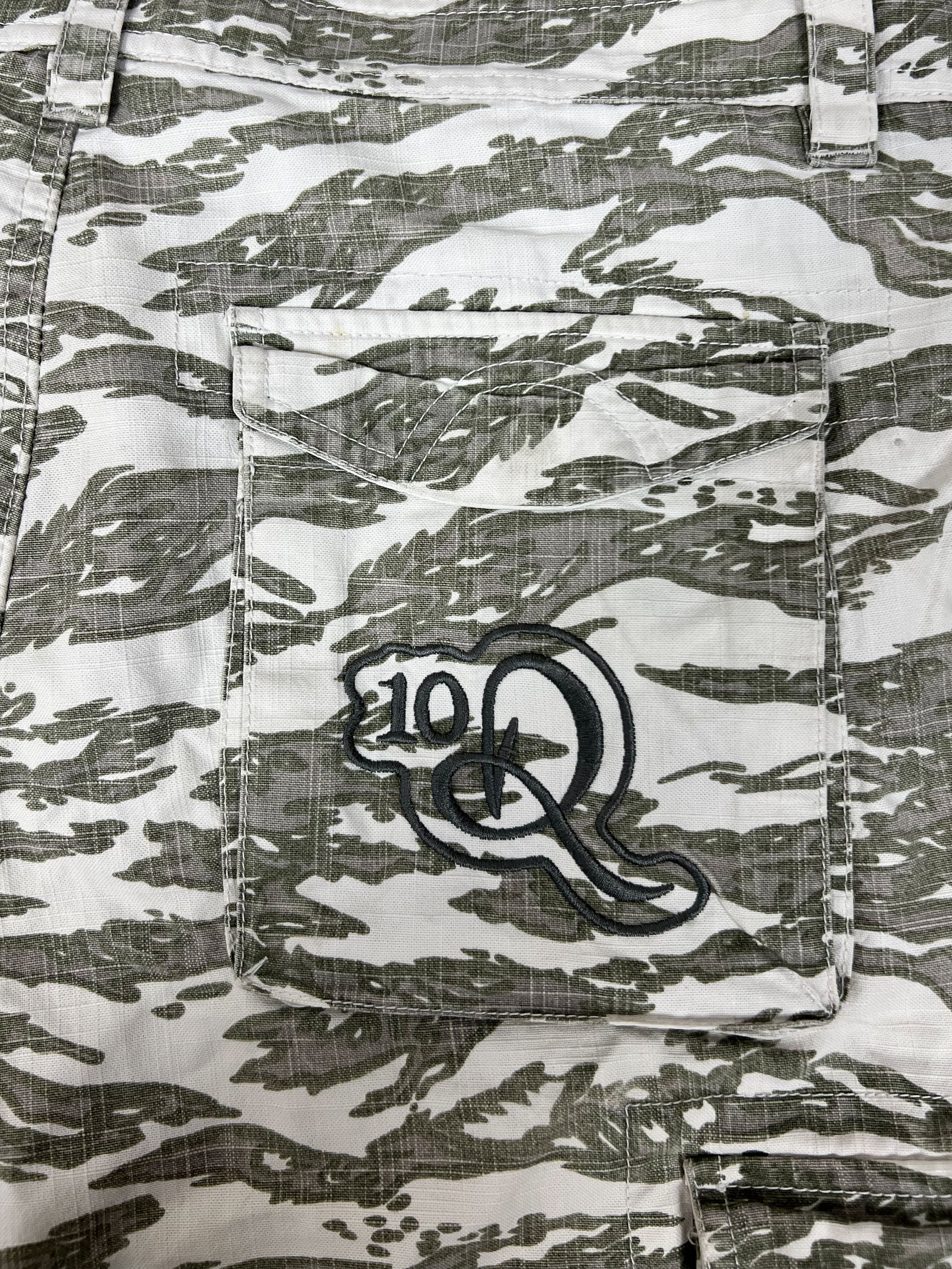 Nike Vintage Nike Tiger Stripe Cargo Shorts Size US 34 / EU 50 - 8 Thumbnail