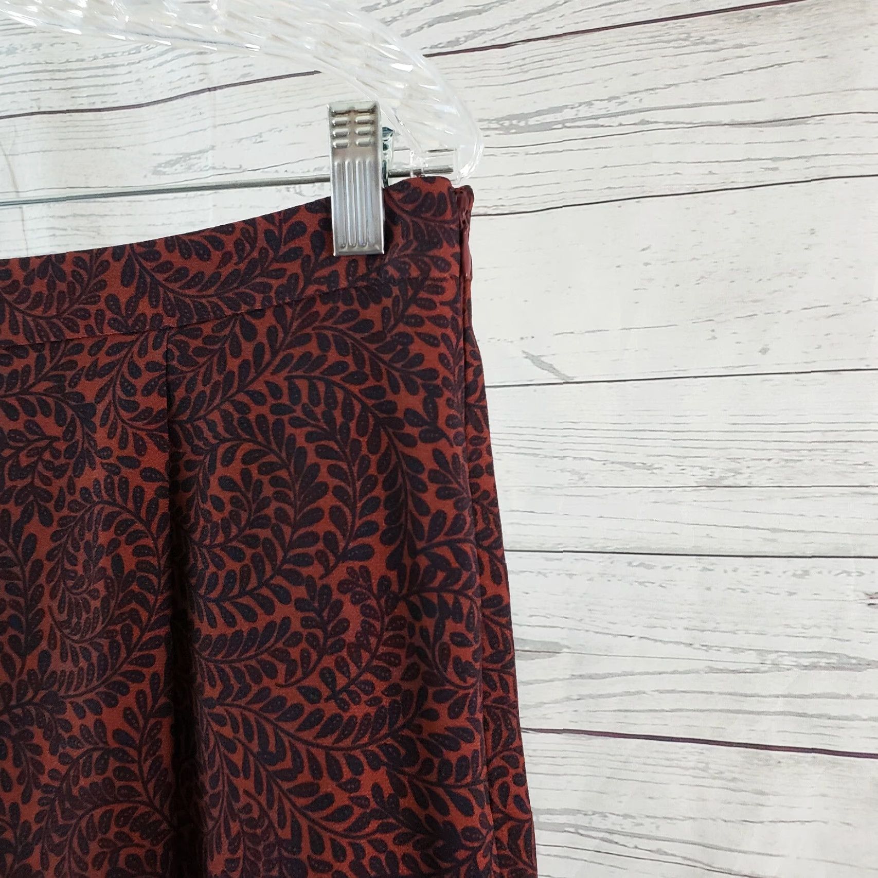 Loft LOFT Ann Taylor Womens Skirt Sz 12 Red Blue Leaf Print Side Zip Knee Length A-Line Multicolor Polyester Blend Floral Pattern Womens Skirt Size 34" / US 12 / IT 48 - 2 Thumbnail