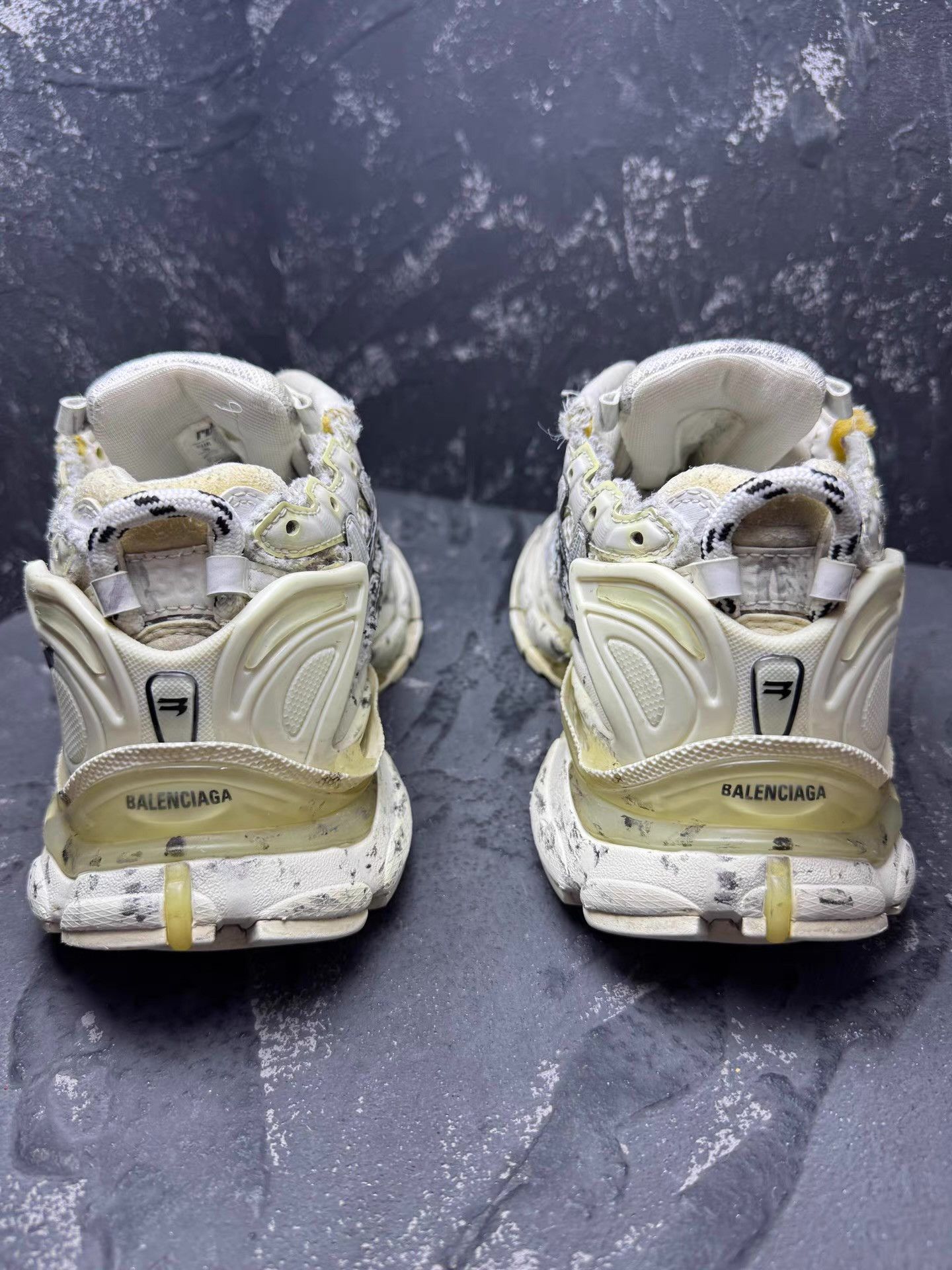 Balenciaga Balenciaga Runner Black & White Graffiti Distressed Q10 Size US 5 / EU 37 - 7 Thumbnail