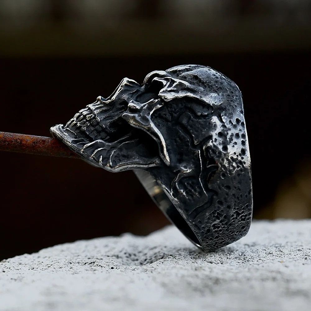 Vintage Black Skull Ring Size ONE SIZE - 6 Thumbnail