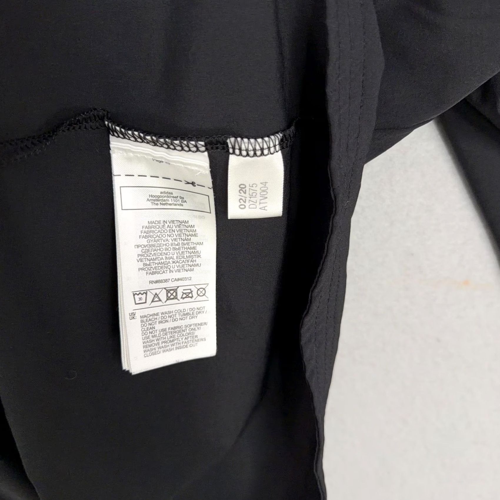 Adidas Adidas Jacket Mens XL Black Full Zip Lightweight Reflective Athletic Running Windbreaker Mens Size US XL / EU 56 / 4 - 6 Thumbnail