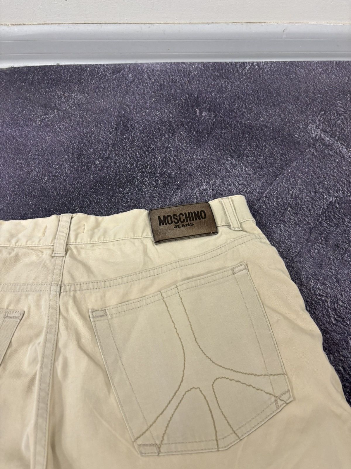 Moschino Vintage Moschino Jeans Casual Cream Luxury Shorts Size US 36 / EU 52 - 6 Thumbnail