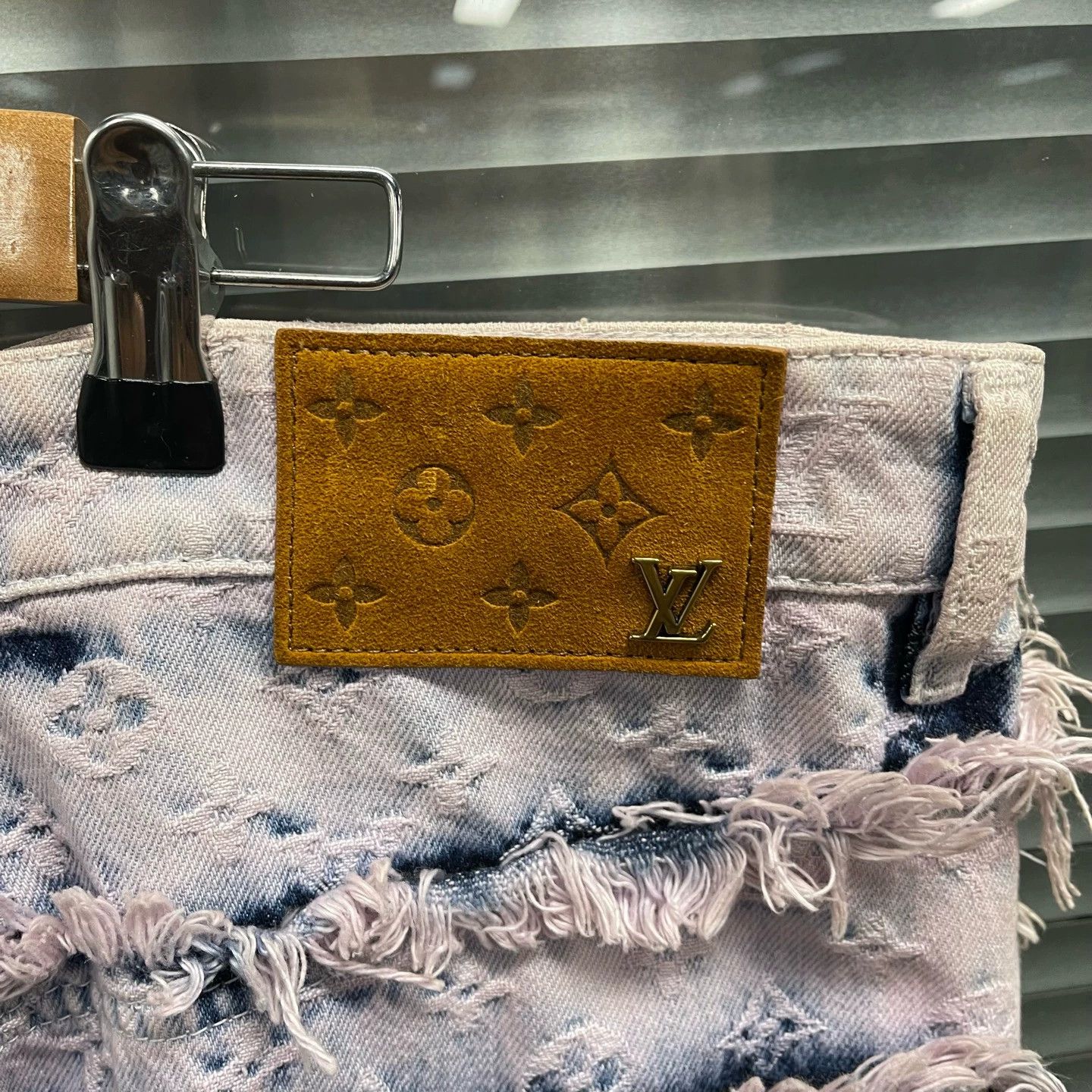 Louis Vuitton LV Lavender Distressed Tassel Pockets AOP Jeans US34 Size US 34 / EU 50 - 3 Thumbnail