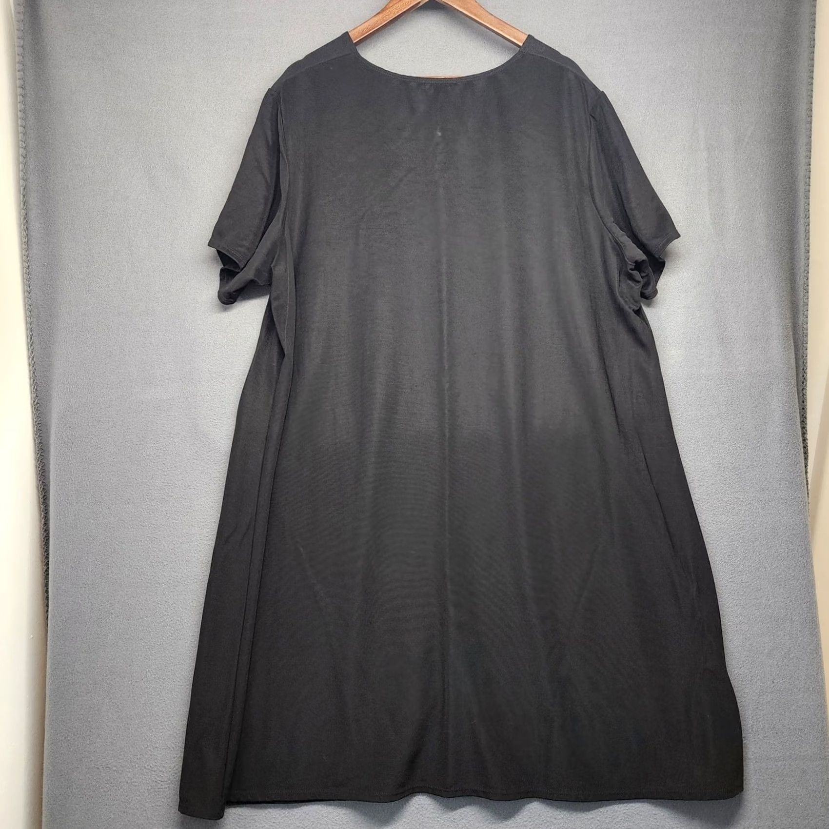 Vintage VINTAGE Susan Graver Style Dress Womens 3X Black Shift Liquid Knit Short Sleeve Stretch Midi Pullover Machine Washable Solid Spring Summer Womens Size 40" / US 18 - 2 Thumbnail