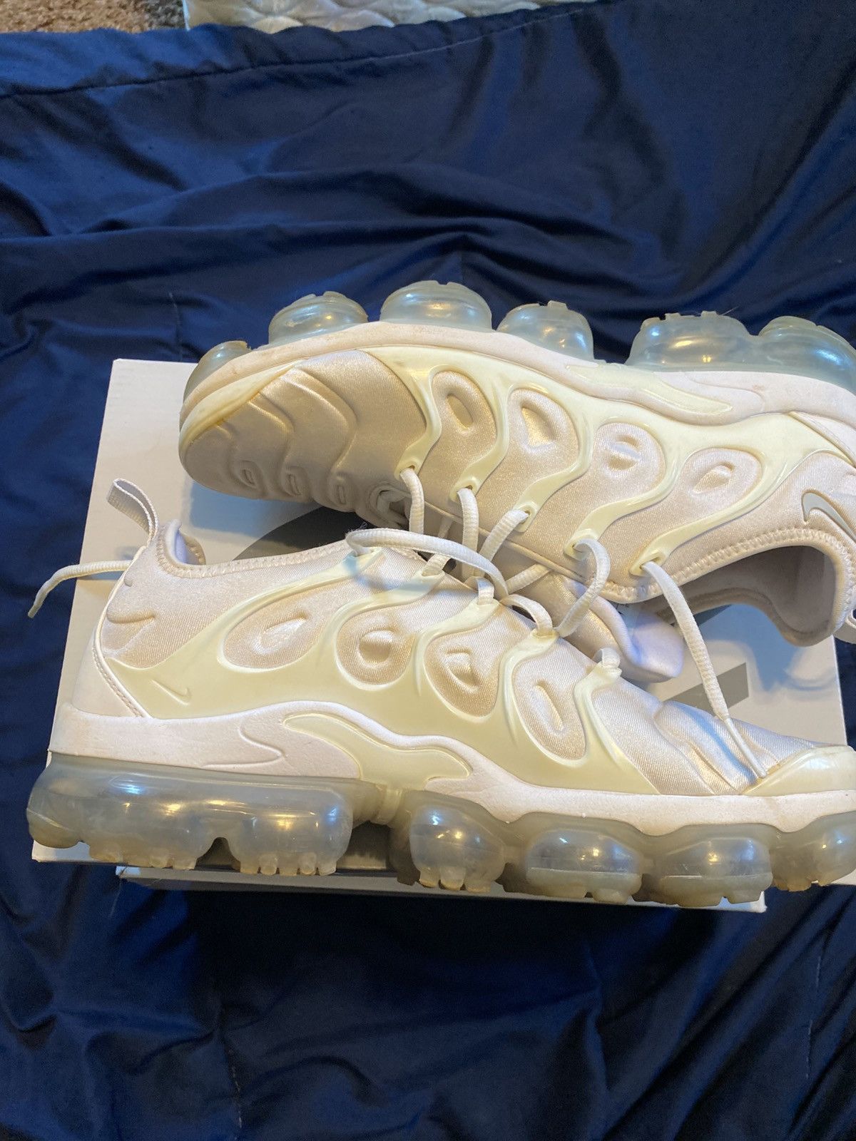 Nike Nike Vapormax Plus White Size US 9.5 / EU 42-43 - 2 Thumbnail