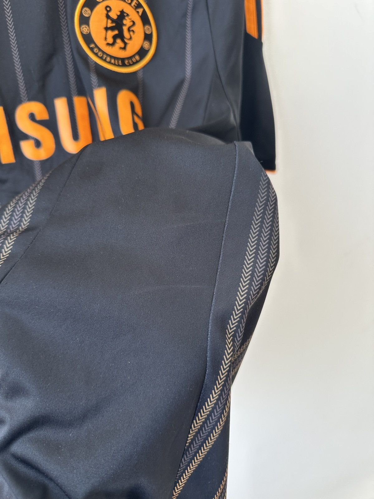 Adidas CHELSEA 2010 2011 AWAY FOOTBALL SHIRT SOCCER JERSEY ADIDAS Size US M / EU 48-50 / 2 - 10 Thumbnail