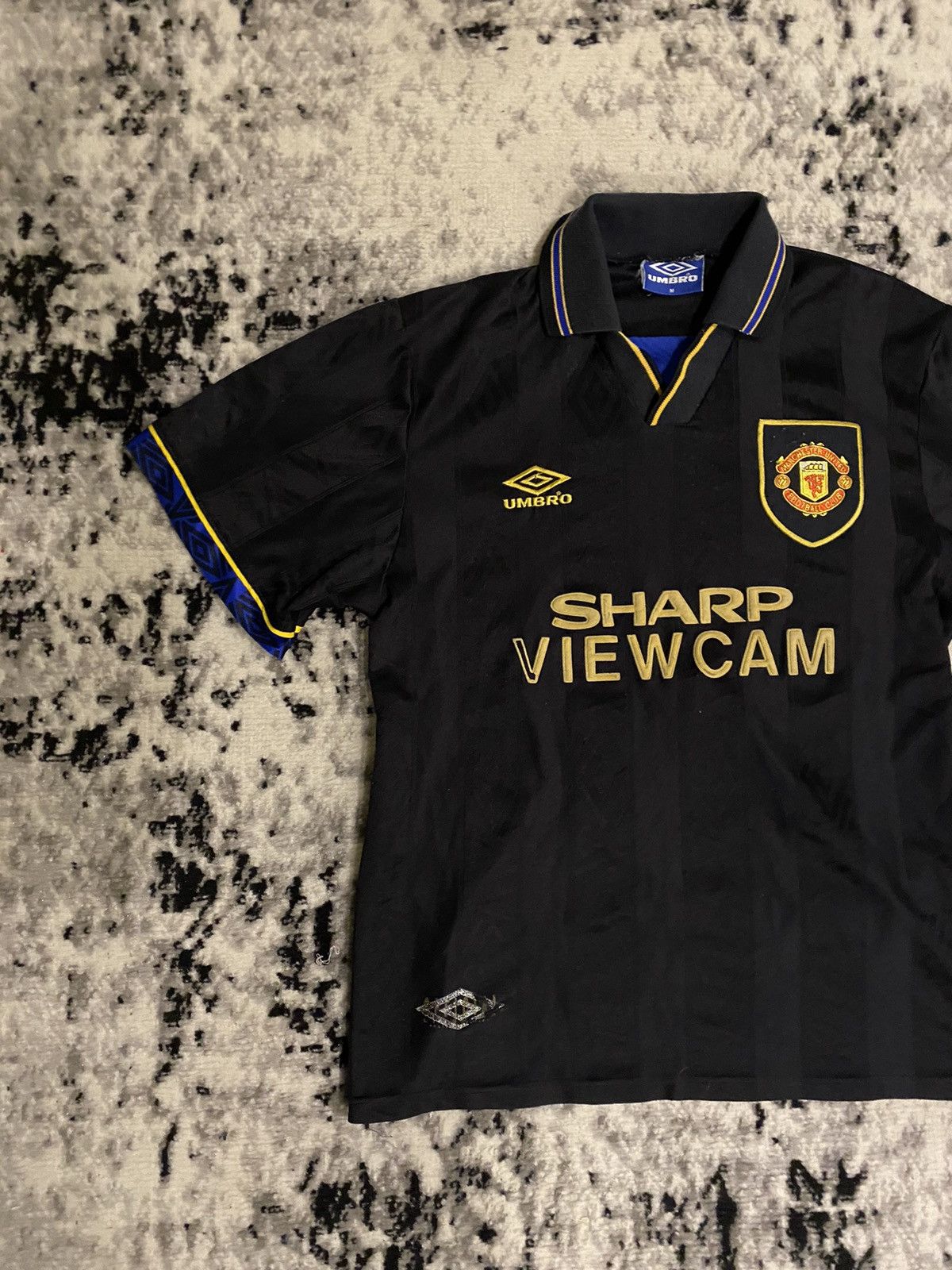 Umbro × Vintage 1993-95 Vintage Umbro Manchester United Retro Soccer Jersey Size US M / EU 48-50 / 2 - 3 Thumbnail