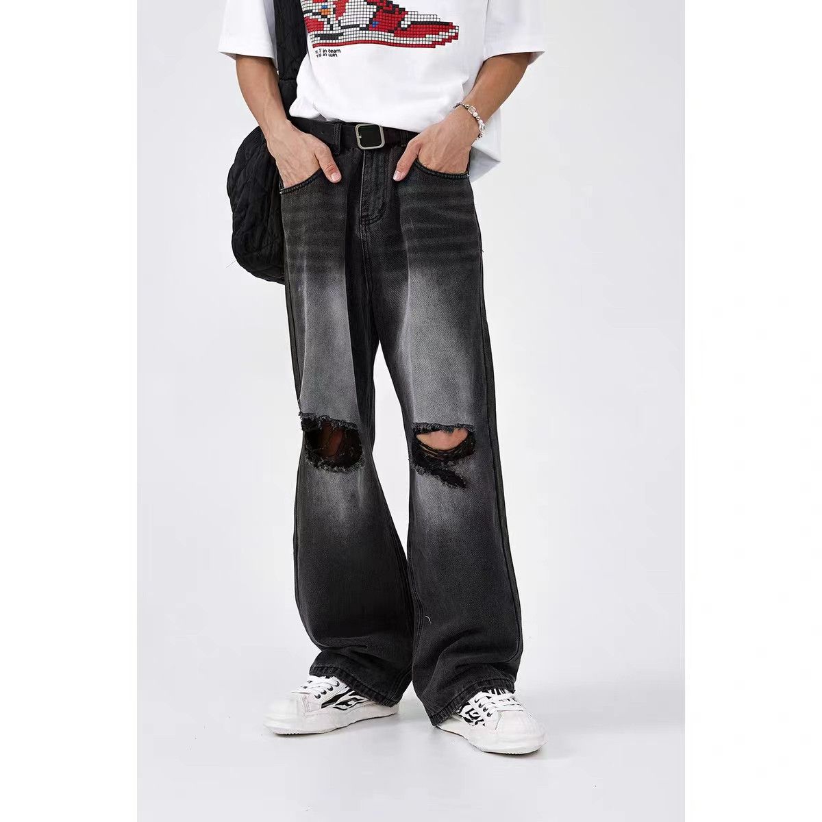 Designer × Japanese Brand Vintage Distressed Straight Relaxed Wide-Leg Jeans Size US 32 / EU 48 - 1 Thumbnail