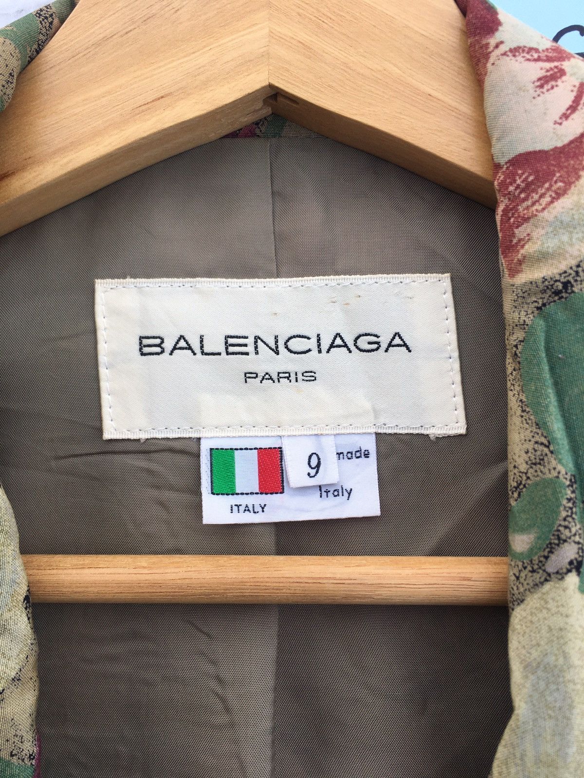 Balenciaga Rare Vintage 90s Balenciaga Florals Print Blazer Size M / US 6-8 / IT 42-44 - 9 Thumbnail