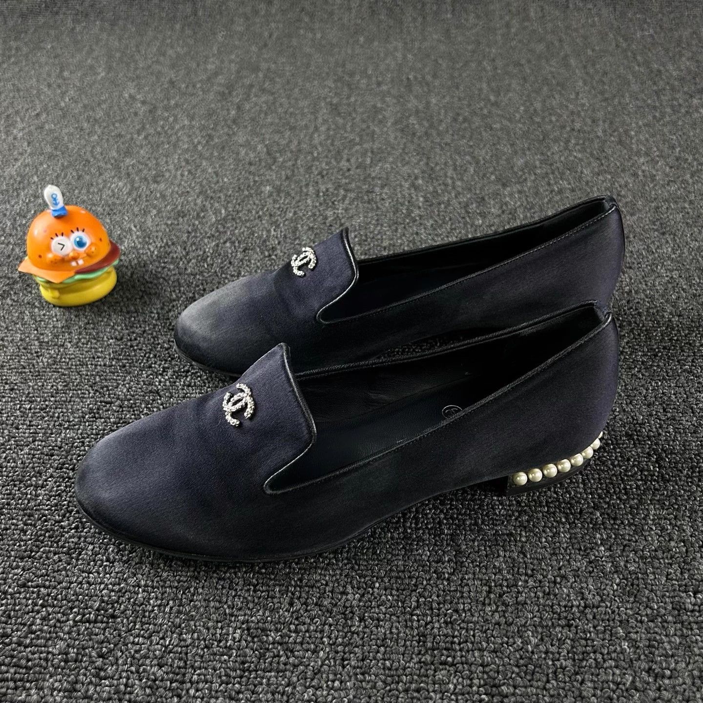 Chanel Chanel black pearl low heel CC logo shoes size 36.5 Size US 4.5 / IT 34.5 - 1 Thumbnail