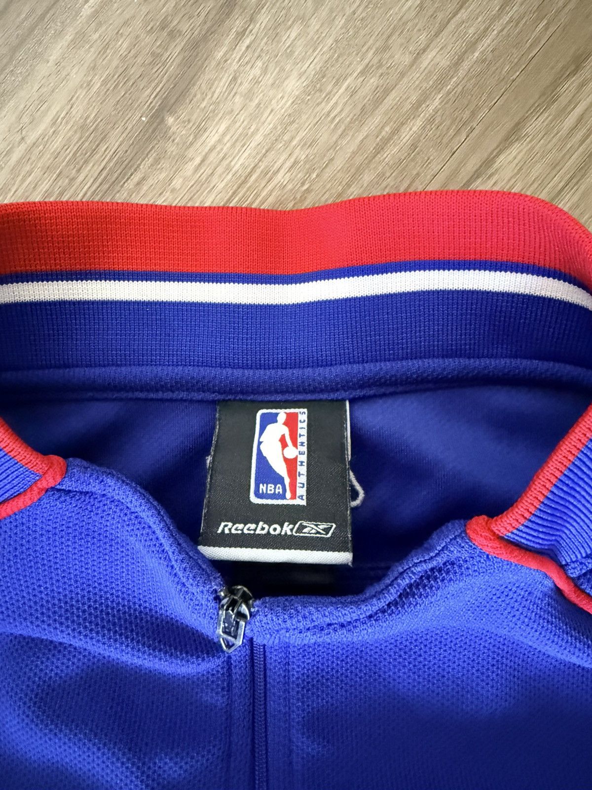 Reebok THROWBACK AUTHENTIC REEBOK DETROIT PISTONS SHOOTING SHIRT Size US XXL / EU 58 / 5 - 5 Thumbnail
