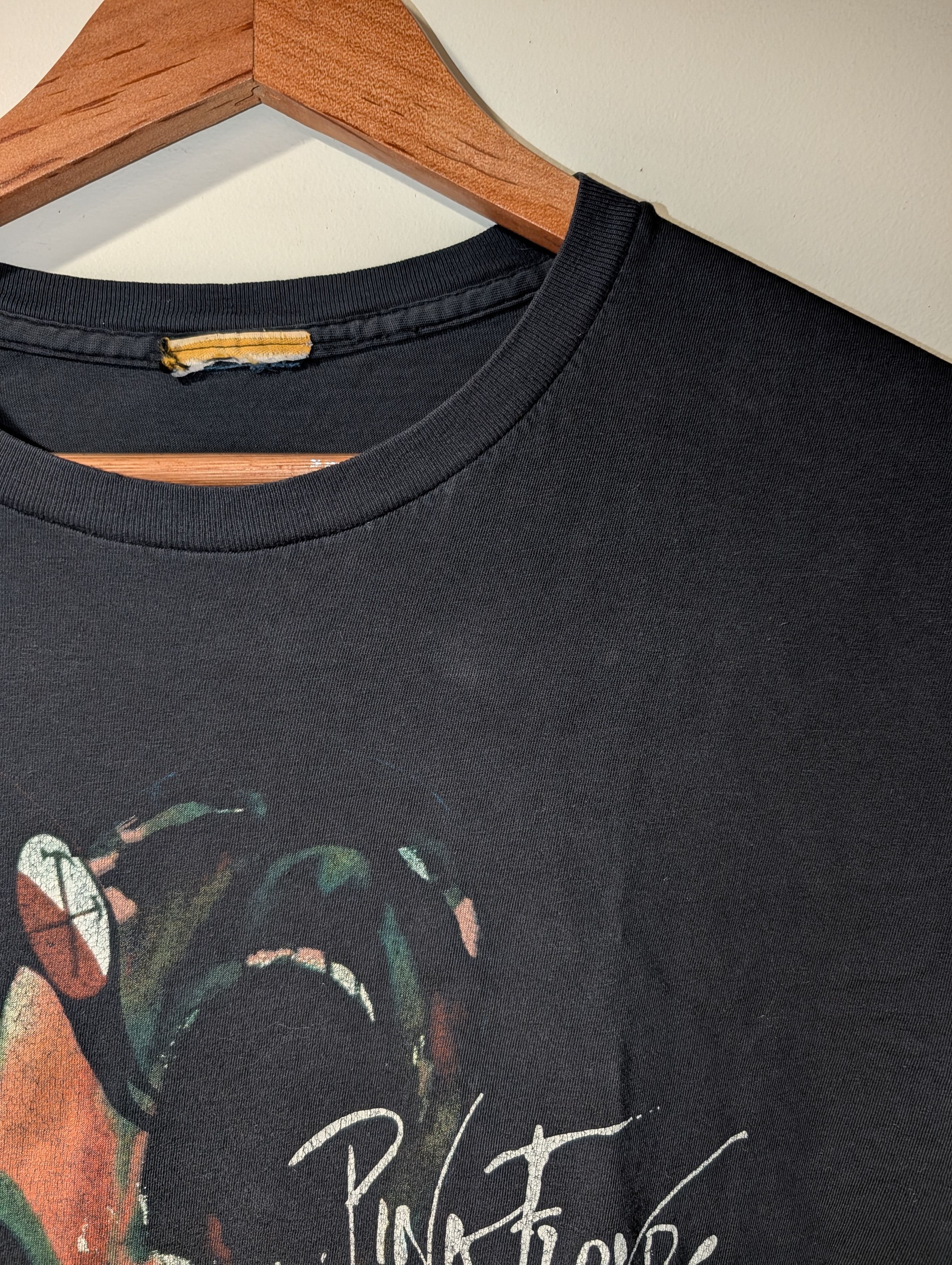 Band Tees Vintage 2007 Pink Floyd The Wall Music Band Womans T-Shirt Size US M / EU 48-50 / 2 - 6 Thumbnail