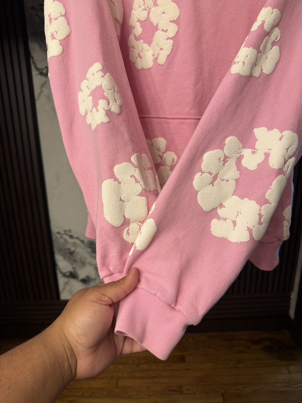 DENIM TEARS Denim Tears Pink Wreath Hoodie Size Large Size US L / EU 52-54 / 3 - 5 Thumbnail