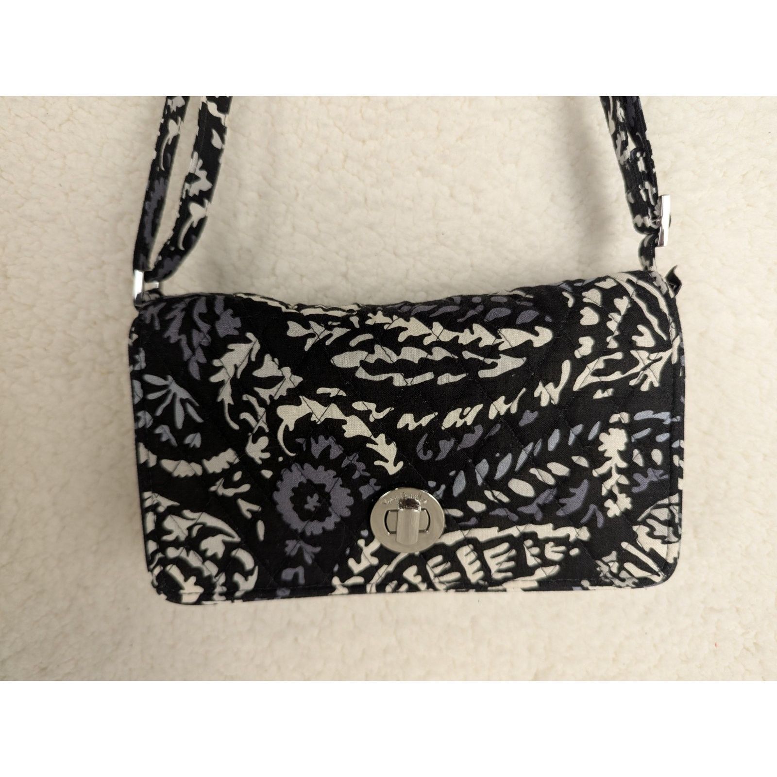 Vera Bradley Vera Bradley Black Quilted Crossbody Purse Bag Black Paisley Size ONE SIZE - 1 Thumbnail