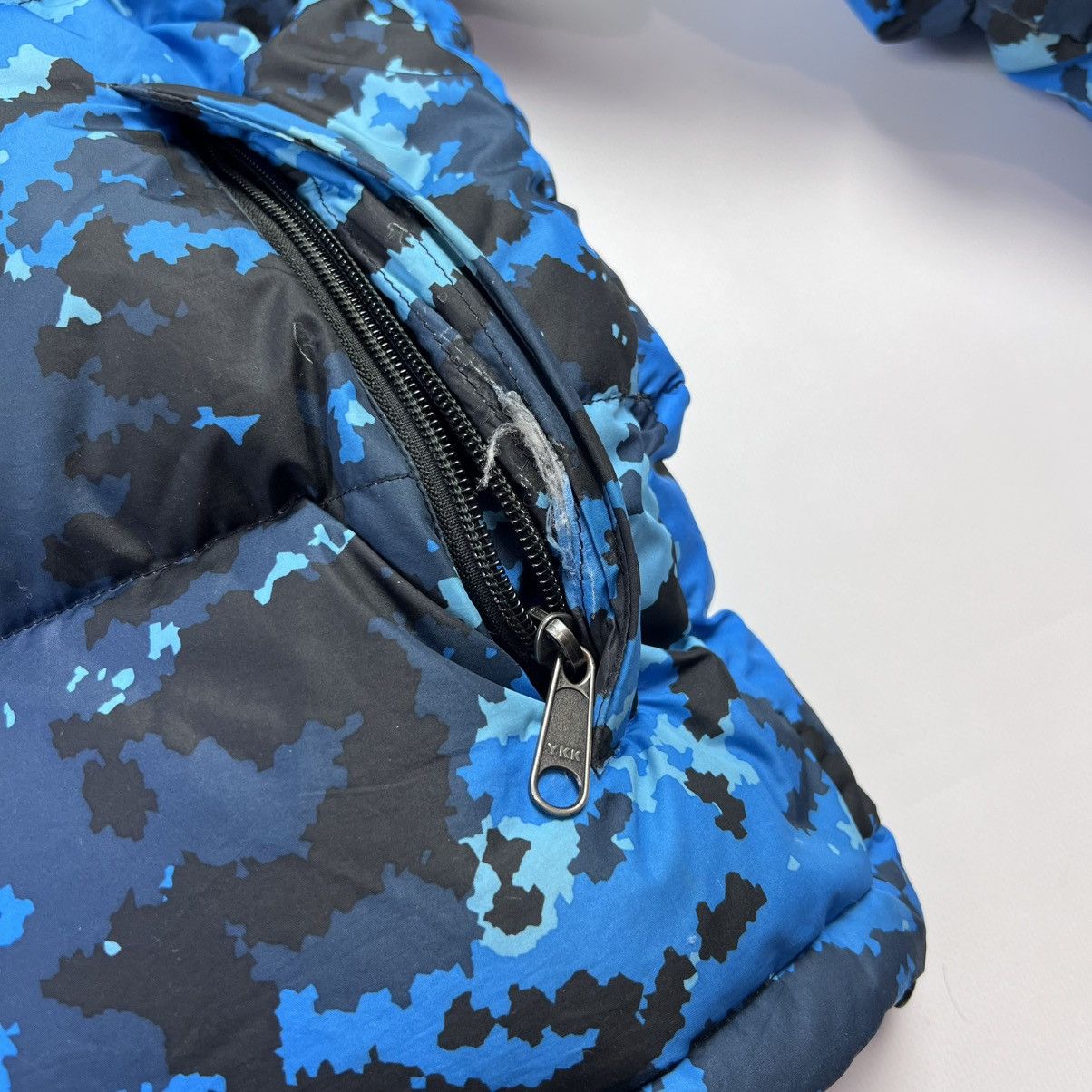 The North Face The North Face 1996 Nuptse digi blue camo puffer jacket Size S / US 4 / IT 40 - 8 Thumbnail