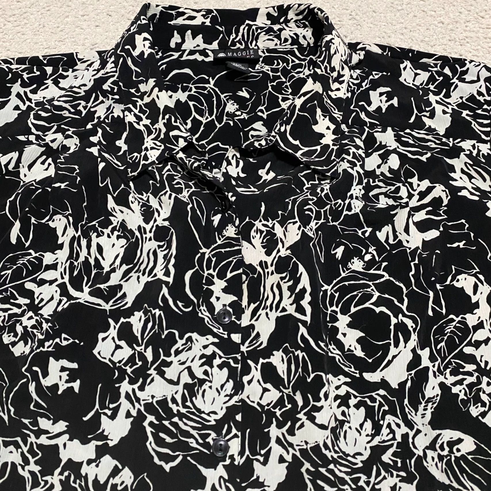Vintage Maggie Barnes Womens Blouse Shirt Plus 32W Black Floral Short Sleeve Button Size XXS / US 00 / IT 34 - 6 Thumbnail