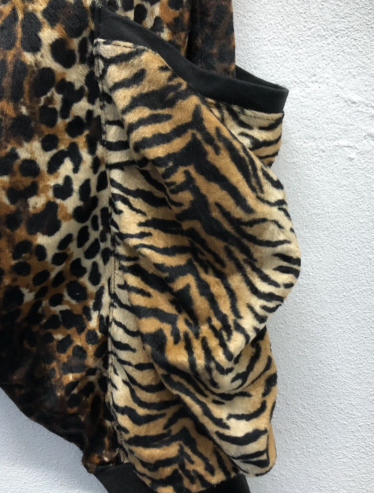 Japanese Brand × Vintage Vintage Clash Gear Animal Print Drop-Crotch Pants (Size M) Size 30" / US 8 / IT 44 - 7 Thumbnail