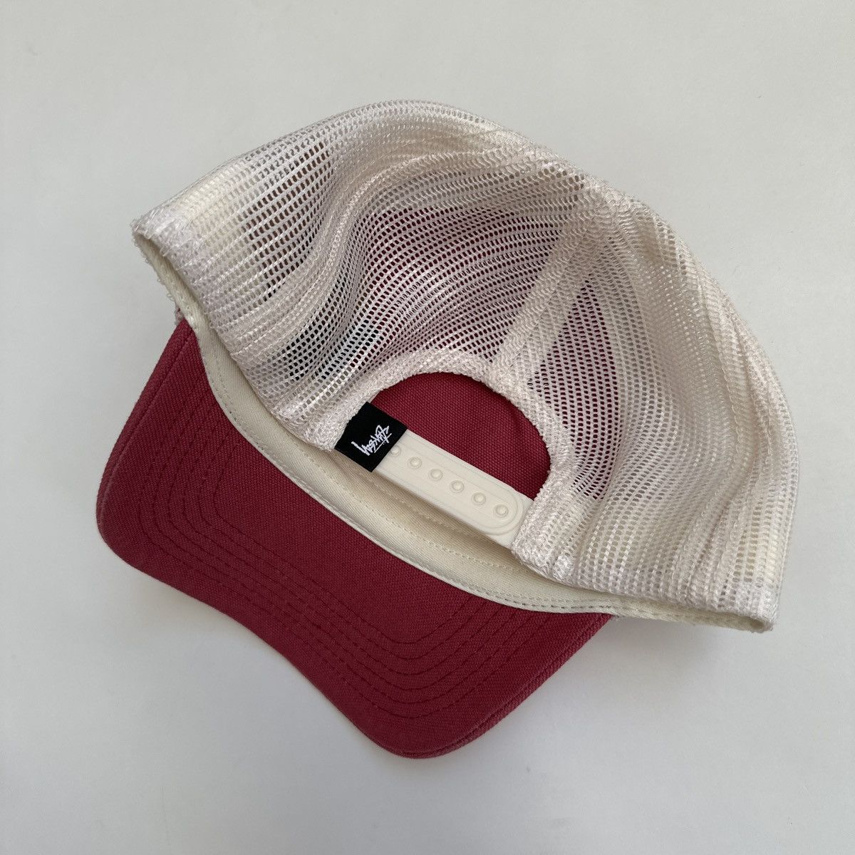 Stussy Stussy Ghost Logo Trucker SnapBack SS26 Red Size ONE SIZE - 2 Thumbnail