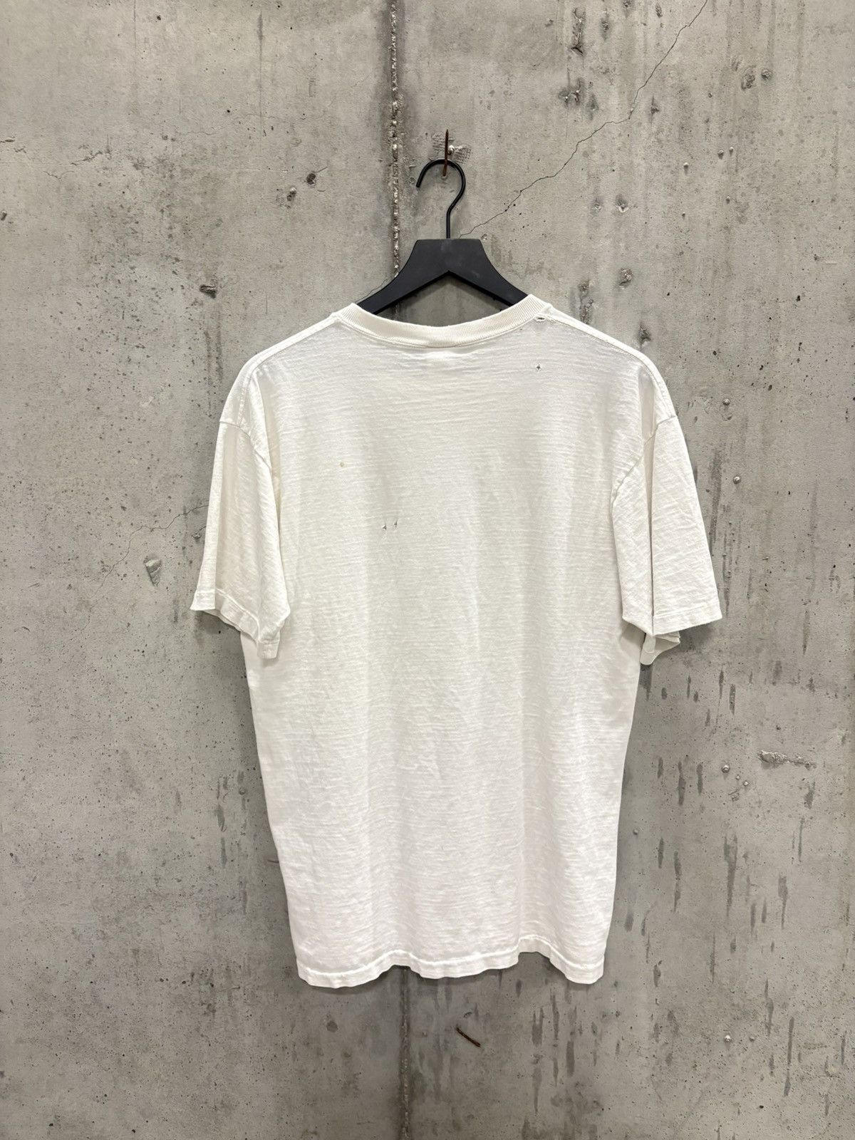 Vintage Vintage Blank Shirt Thrashed Faded Distressed Grunge Band Size US L / EU 52-54 / 3 - 4 Thumbnail