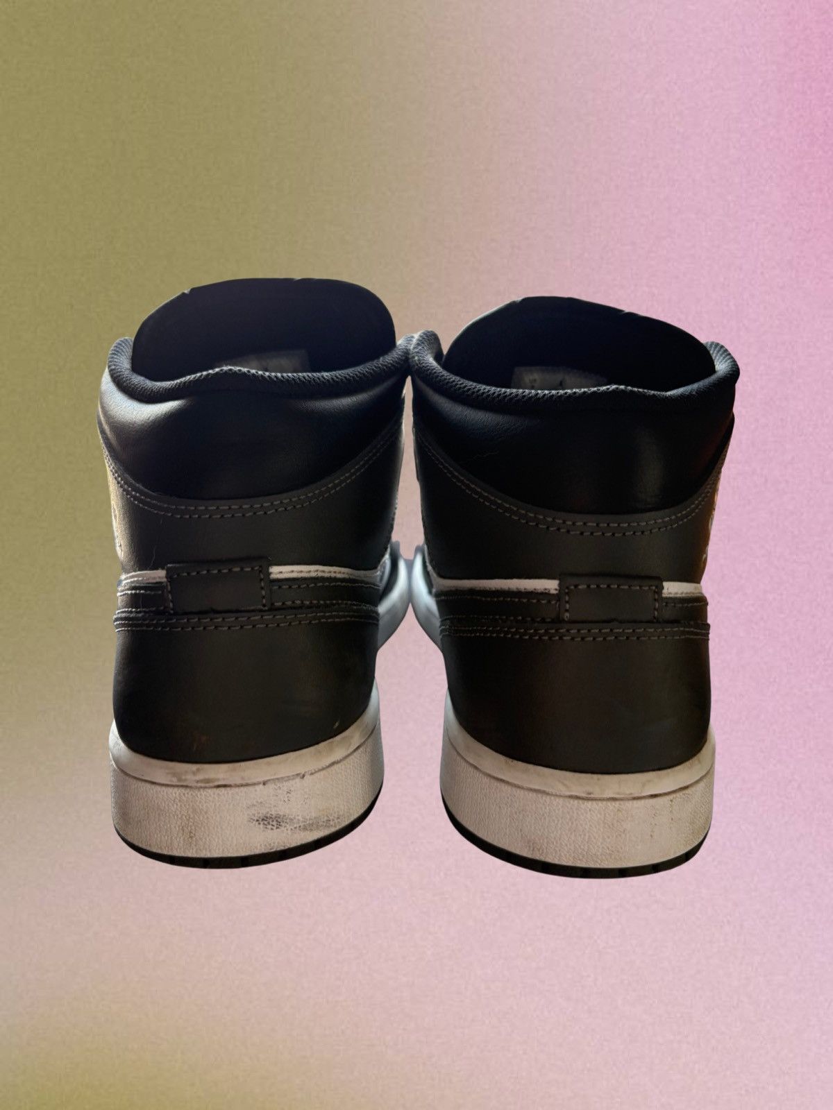 Jordan Brand Jordan 1 Mid Size US 9 / EU 42 - 5 Thumbnail