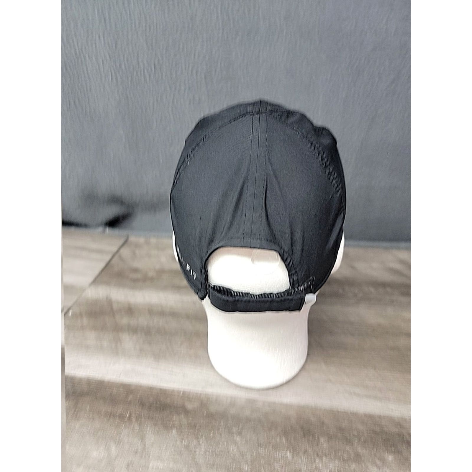 Nike Nike Hat Featherlight Dri-Fit Cap Black Golf Vented Adjustable One Size Running Unisex Adults Strap Back Swoosh Size ONE SIZE - 5 Thumbnail
