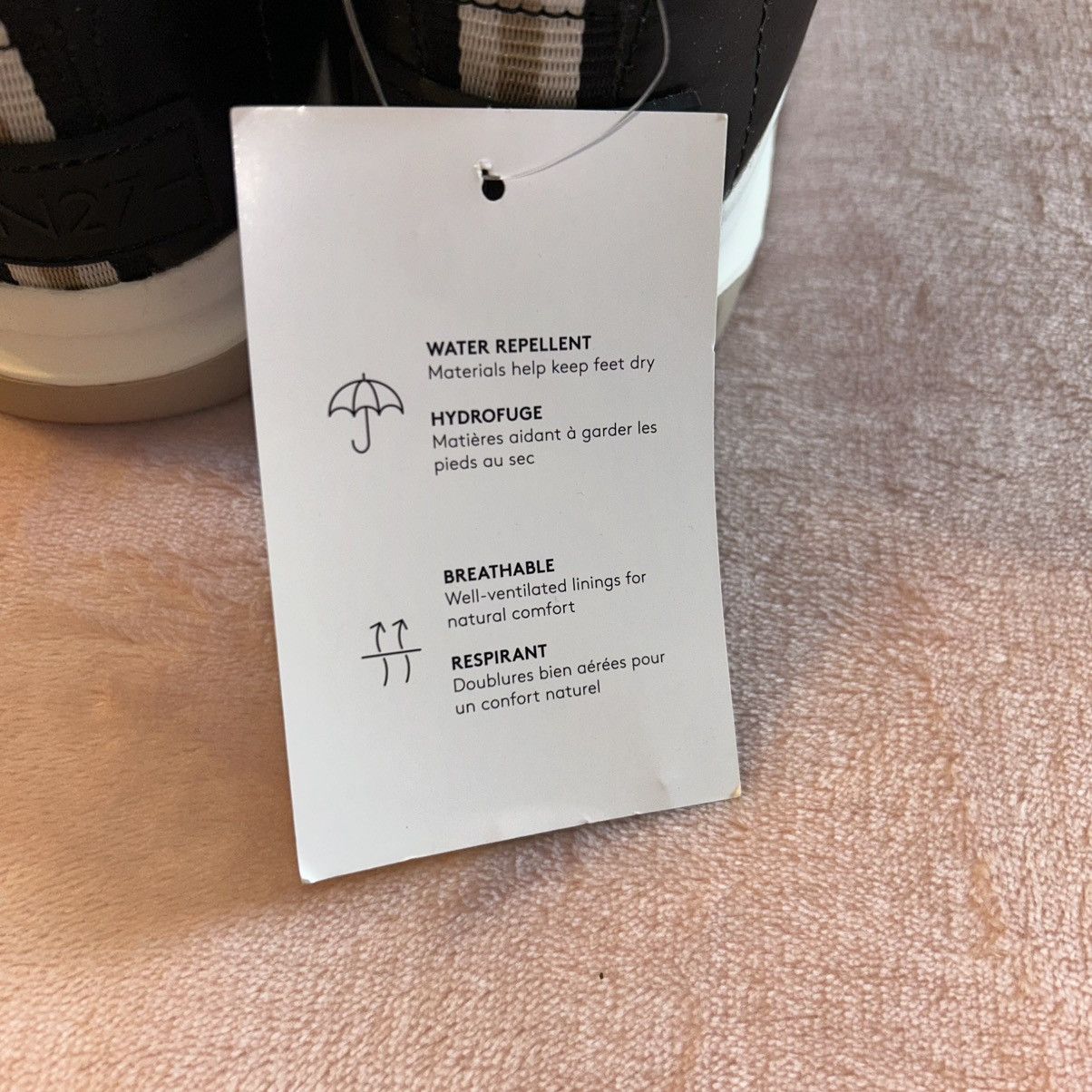 Naturalizer Naturalizer black low breakaway front zip water resistant Size US 9.5 / IT 39.5 - 9 Thumbnail