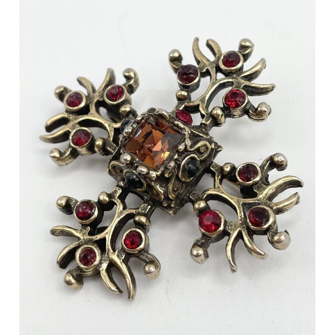Vogue Vintage Vogue Jlry Maltese Cross Rhinestone Glass Brooch Pin Size ONE SIZE - 2 Thumbnail