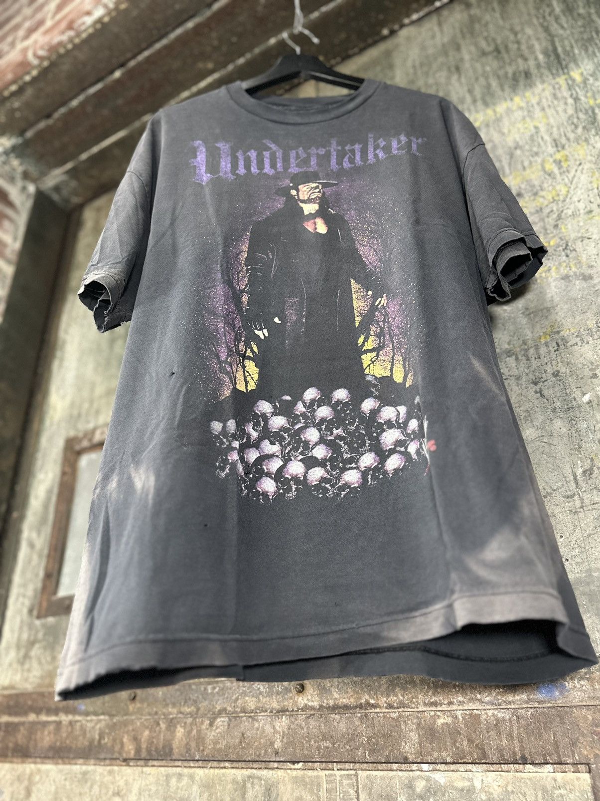 WWE VINTAGE WWE UNDERTAKER SHIRT SZ XL SUN FADED RARE Size US XL / EU 56 / 4 - 4 Thumbnail