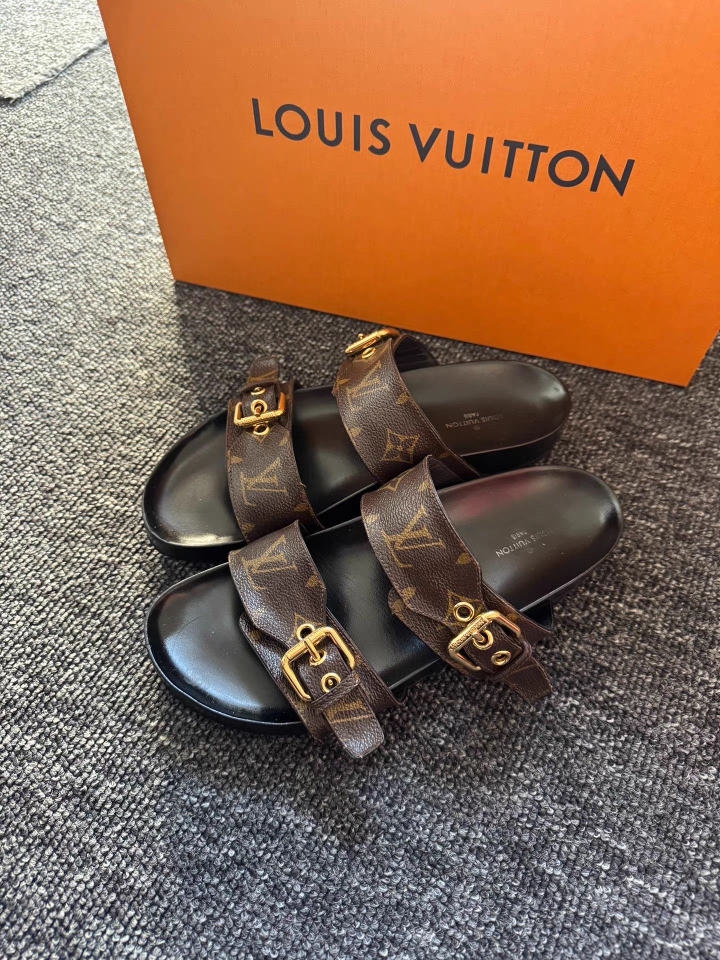Louis Vuitton Louis Vuitton Bom Dia Slip-On Sandals K13 Size US 7 / IT 37 - 2 Thumbnail