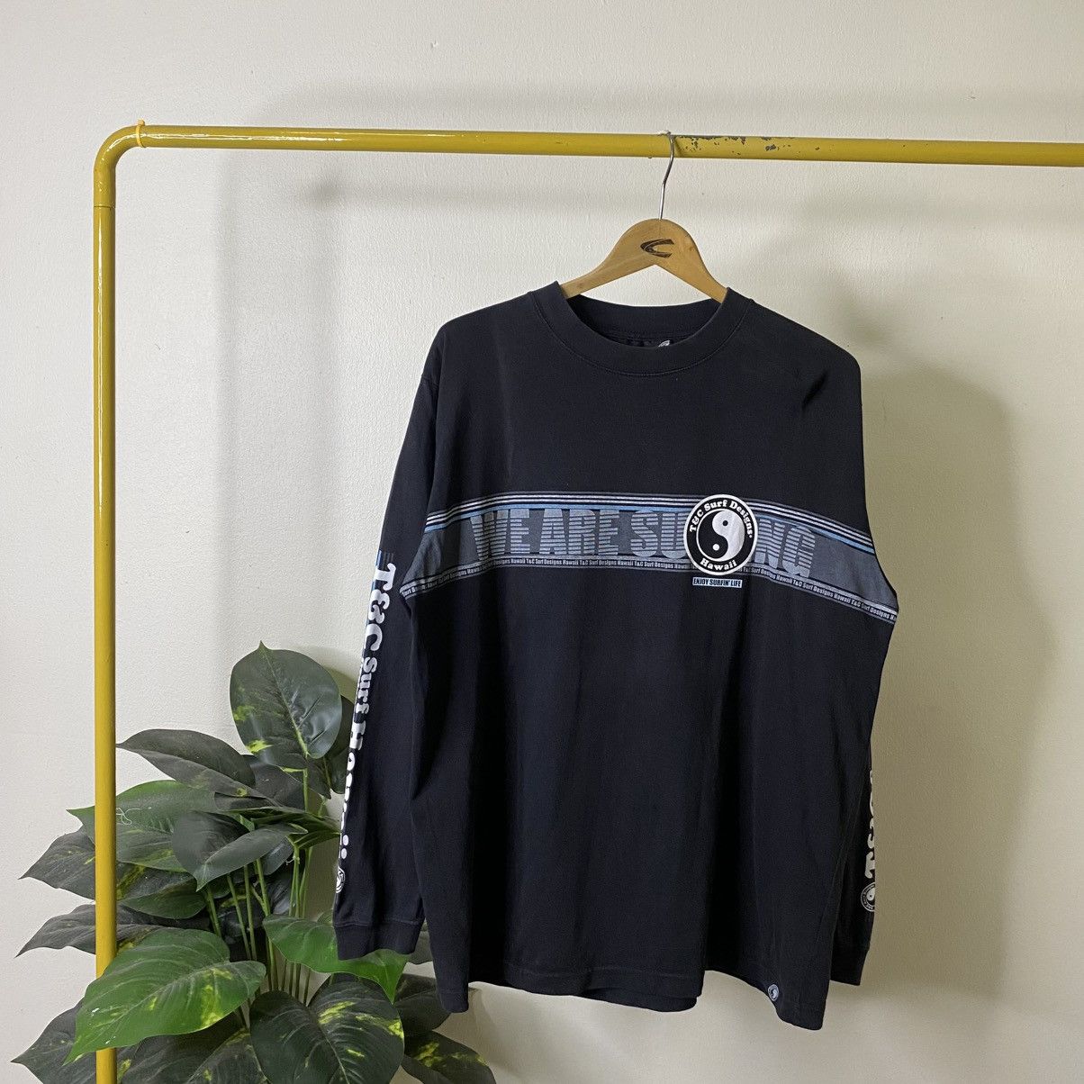 Vintage Vintage Y2K T&C Ying Yang Big Logo Surf LS Tee Size US XL / EU 56 / 4 - 7 Thumbnail