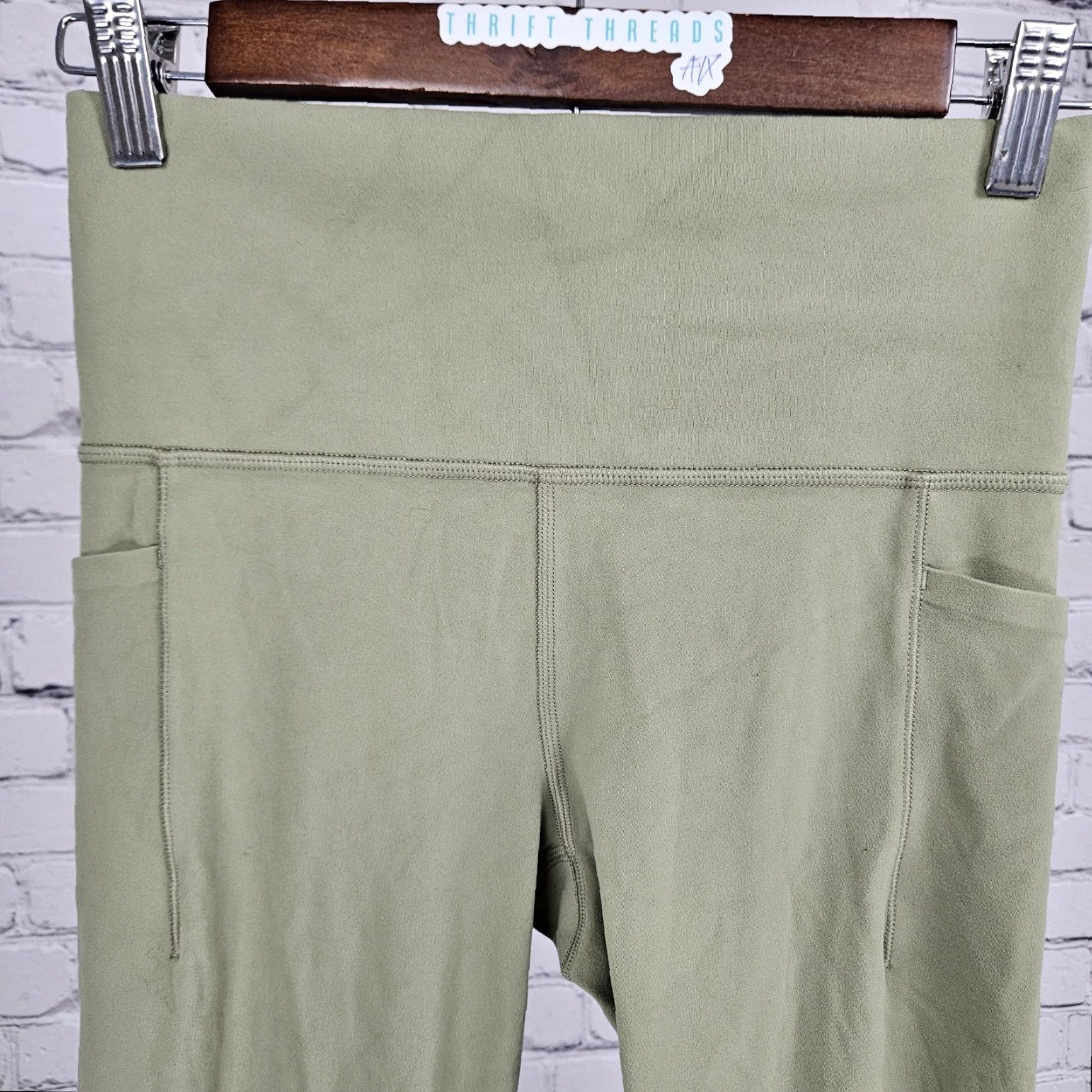 Athleta **Green Athleta Salutation Stash Pocket II Capri Workout Pants Small** User: Green Athleta Salutation Stash Pocket II Capri Workout Pants Small Size 28" / US 6 / IT 42 - 5 Thumbnail