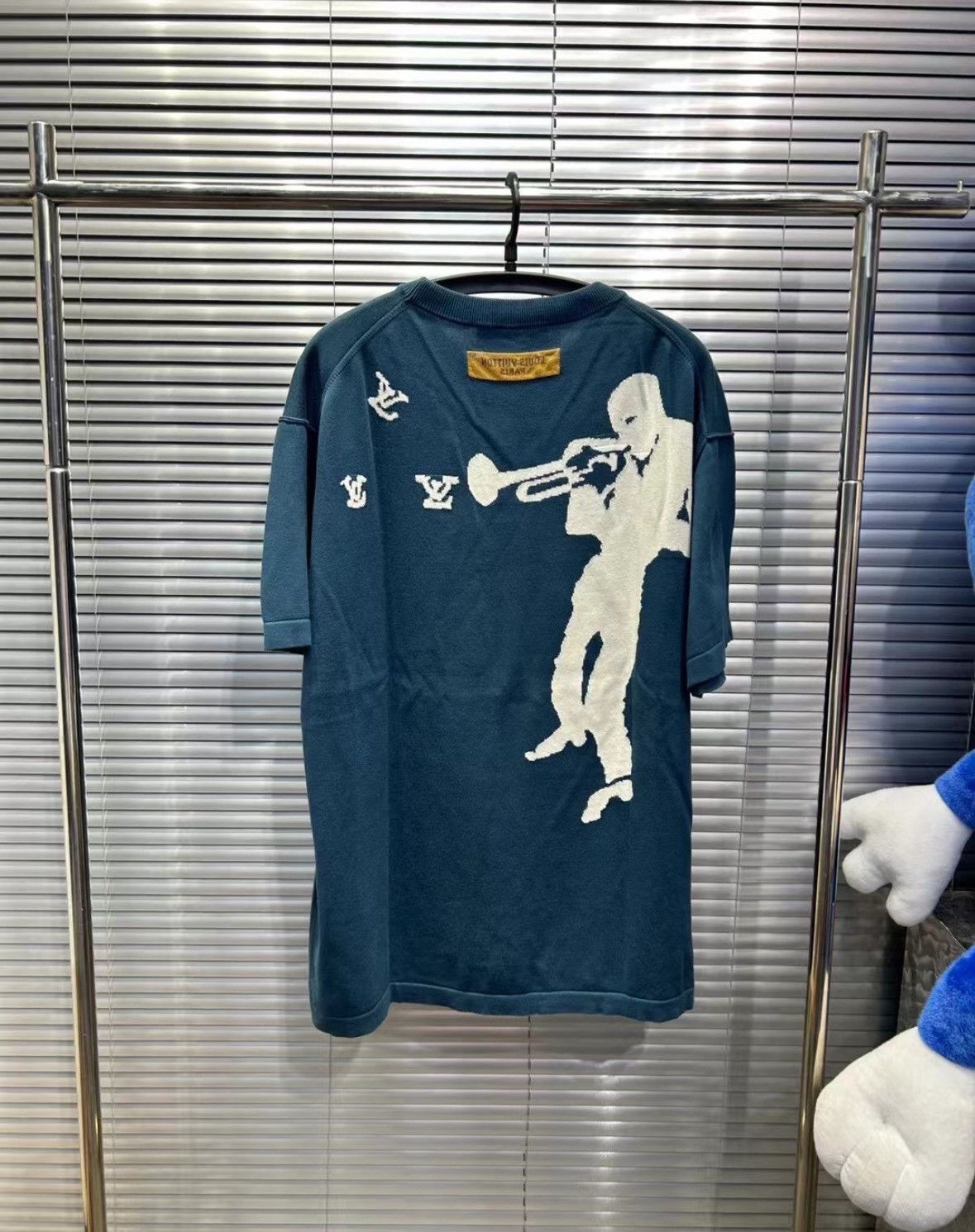 Louis Vuitton Louis Vuitton Pied Piper logo short sleeves 2502-Nextarrow Size US XL / EU 56 / 4 - 2 Thumbnail
