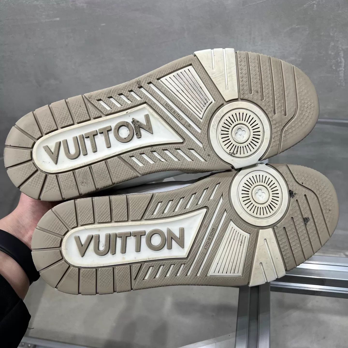 Louis Vuitton LV Trainer Khaki Velcro 39.5 Size US 6.5 / EU 39-40 - 7 Thumbnail