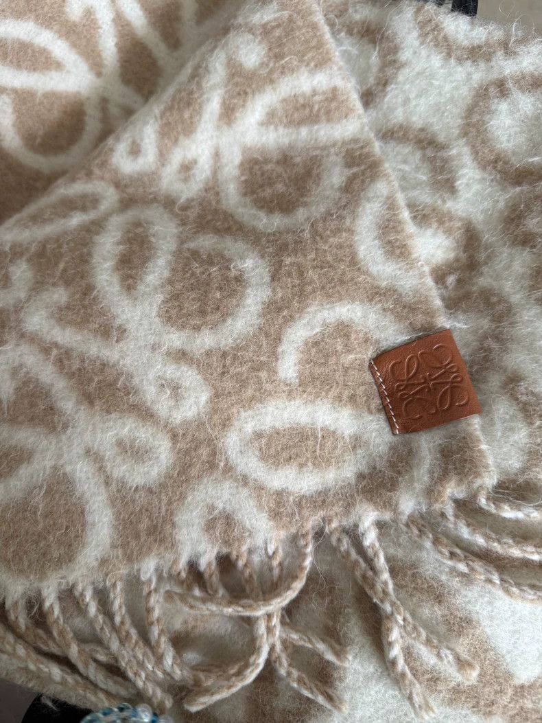 Loewe LOEWE Classic alpaca and wool Anagram scarves Size ONE SIZE - 4 Thumbnail