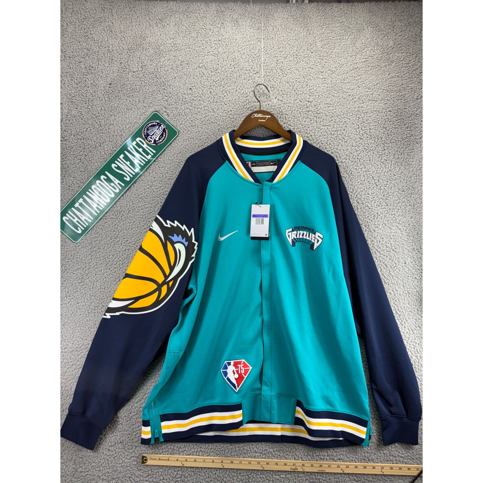 Nike Nike Memphis Grizzlies NBA Basketball Jacket Mens 3XL TALL Size US XXL / EU 58 / 5 - 1 Thumbnail