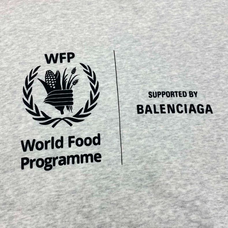 Balenciaga Balenciaga WFP Food Agency Hoodie Size/XS Size US XS / EU 42 / 0 - 3 Thumbnail