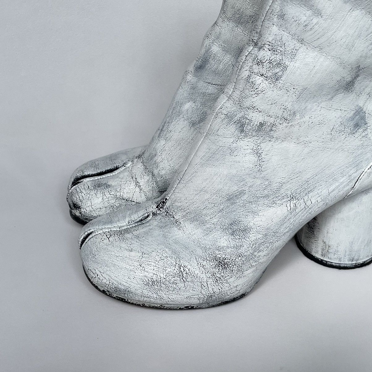 Maison Margiela White Painted Leather Tabi Boots Size US 7 / IT 37 - 8 Thumbnail