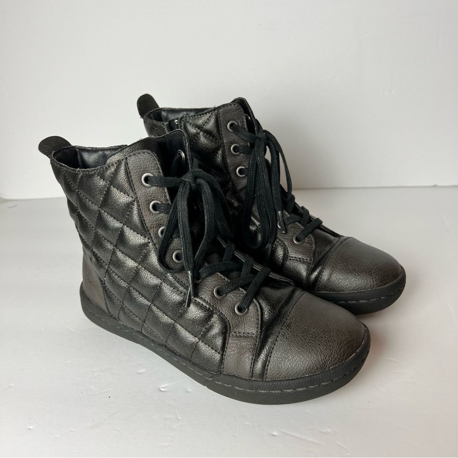 Boc Boc Leather Grey Leather Quilted Side Zip Booties Women 6M Size US 6 / IT 36 - 9 Thumbnail