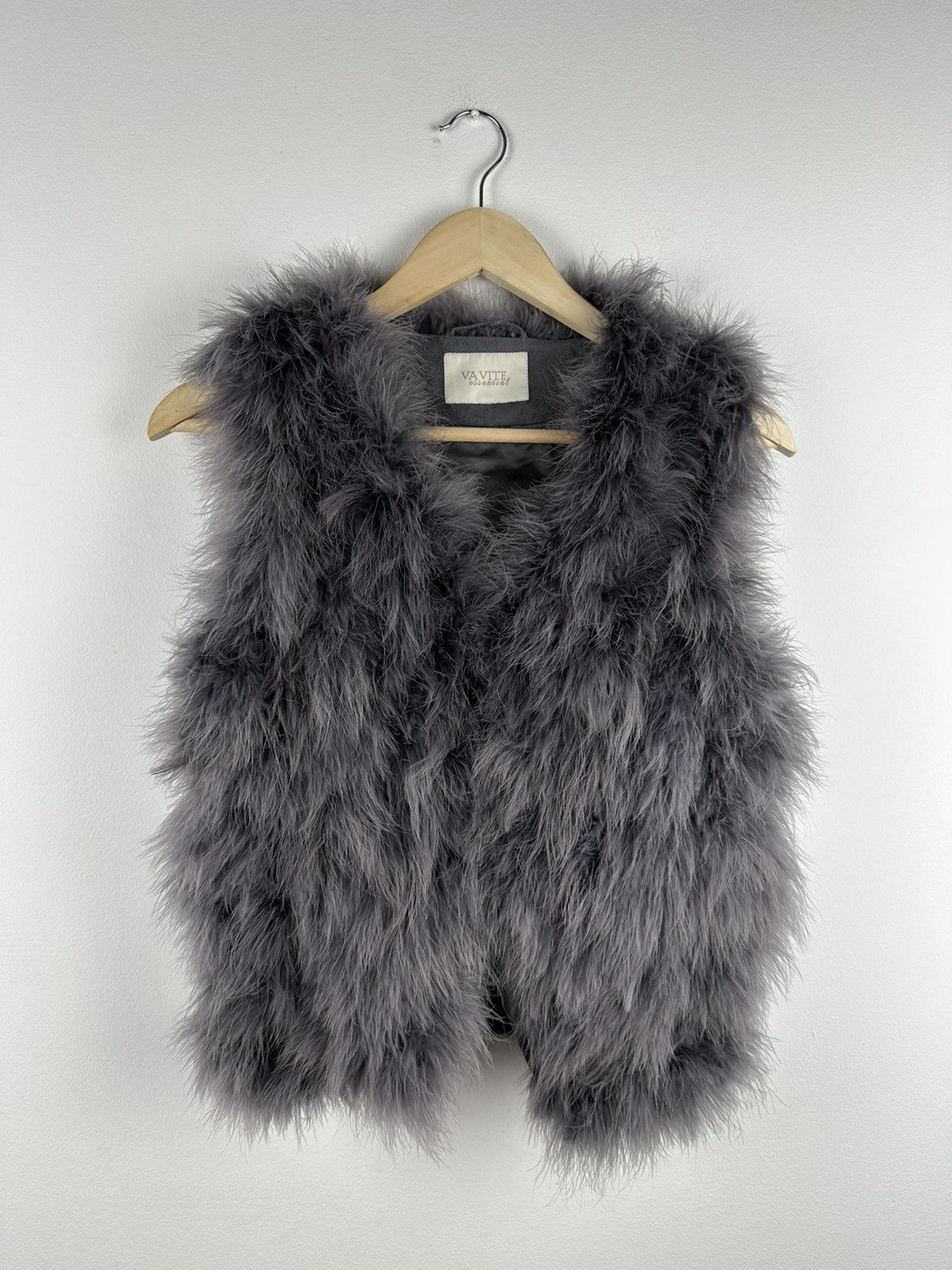 Vintage Vavite Vest made of Ostrich feathers very rare Size S / US 4 / IT 40 - 1 Thumbnail