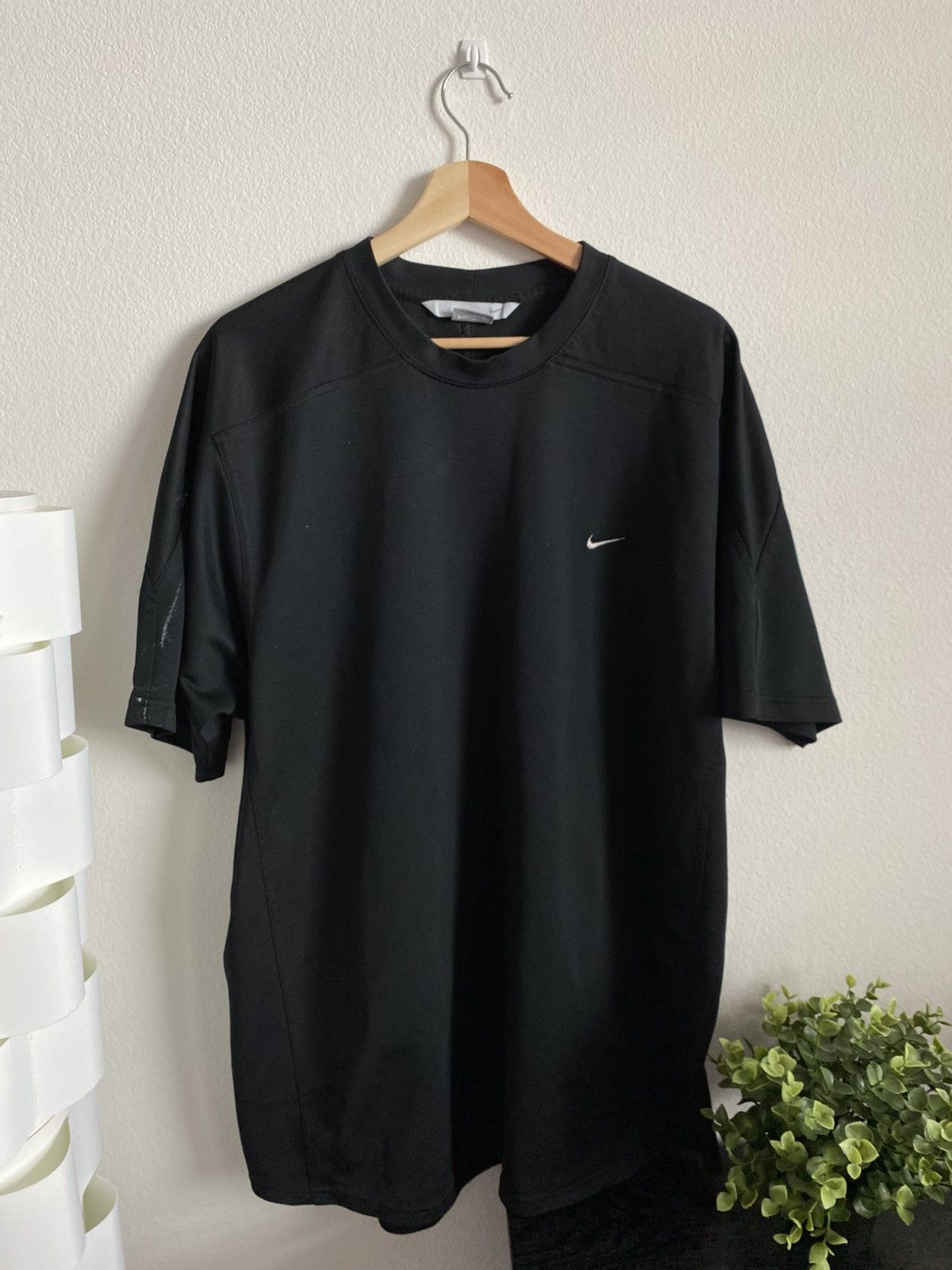Nike 00s Nike Mini Swoosh Athletic Tee Size US XL / EU 56 / 4 - 1 Thumbnail