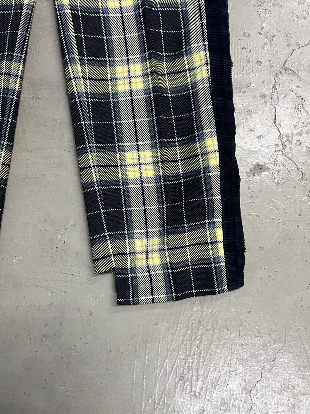 MM6 MM6 SS07 Tartan Side Tape Reconstructed Plaid Pants Size 26" / US 2 / IT 38 - 3 Thumbnail