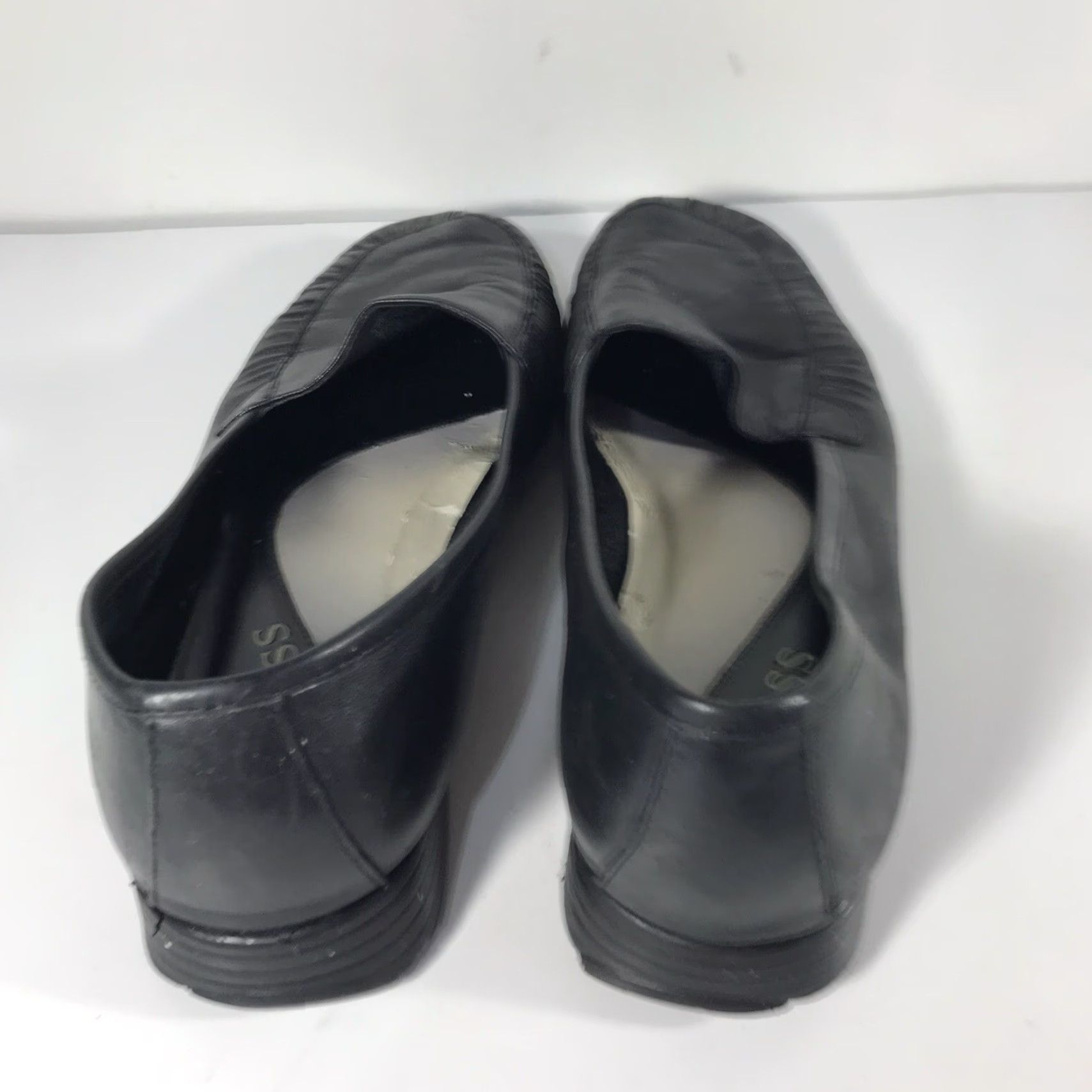 Vintage Bass Women’s Leather Loafers Size 6.5M Black Slip-On Comfort Casual Dress Shoes Size US 6.5 / IT 36.5 - 3 Thumbnail
