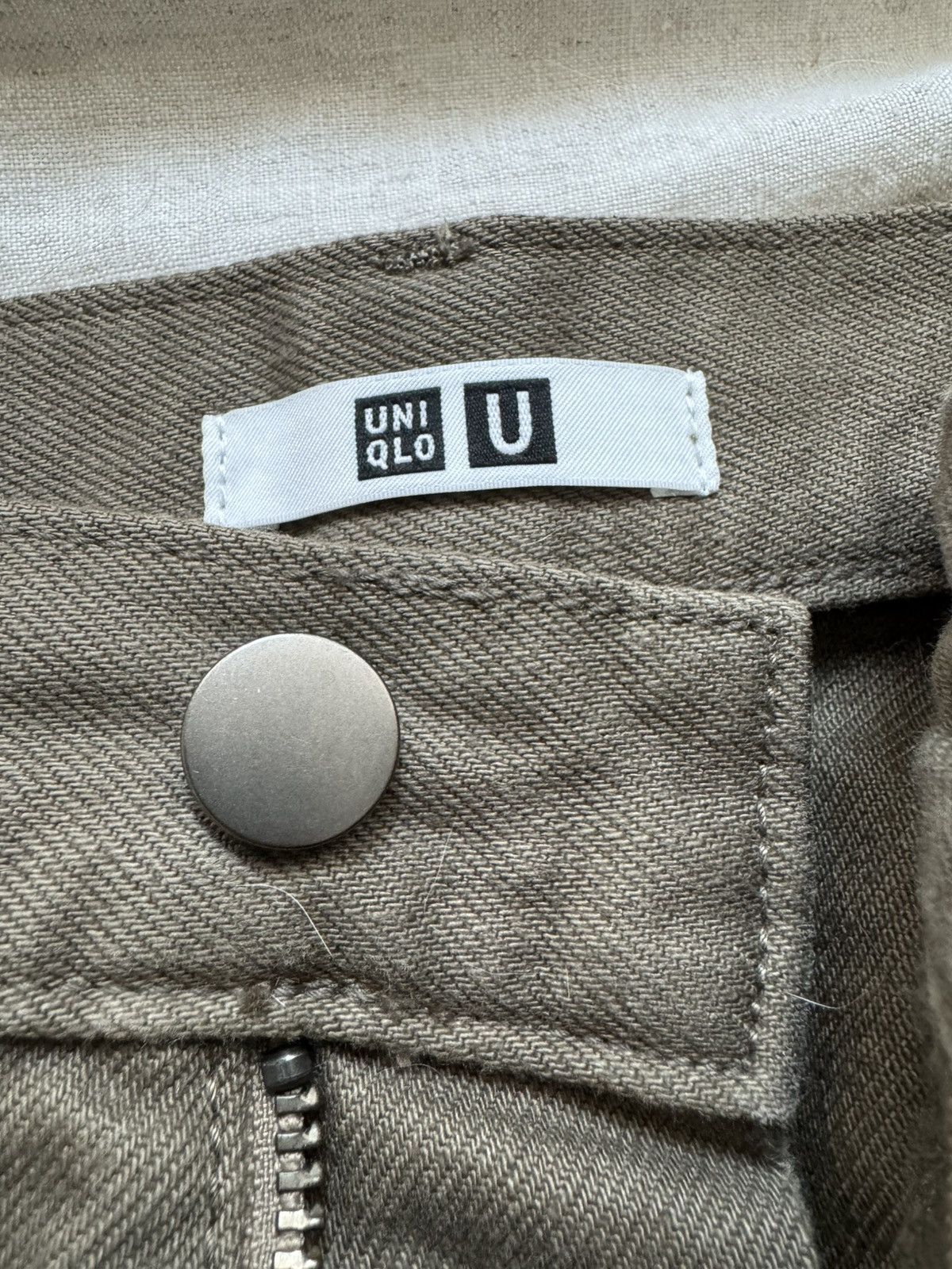 Lemaire × Uniqlo Uniqlo U Relaxed Jeans Olive Size 29 Size US 29 - 2 Thumbnail