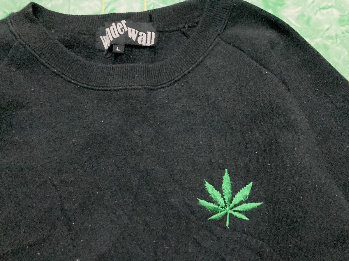 Designer Wonder Wall Marijuana Long sleeve T-shirt Size US L / EU 52-54 / 3 - 4 Thumbnail