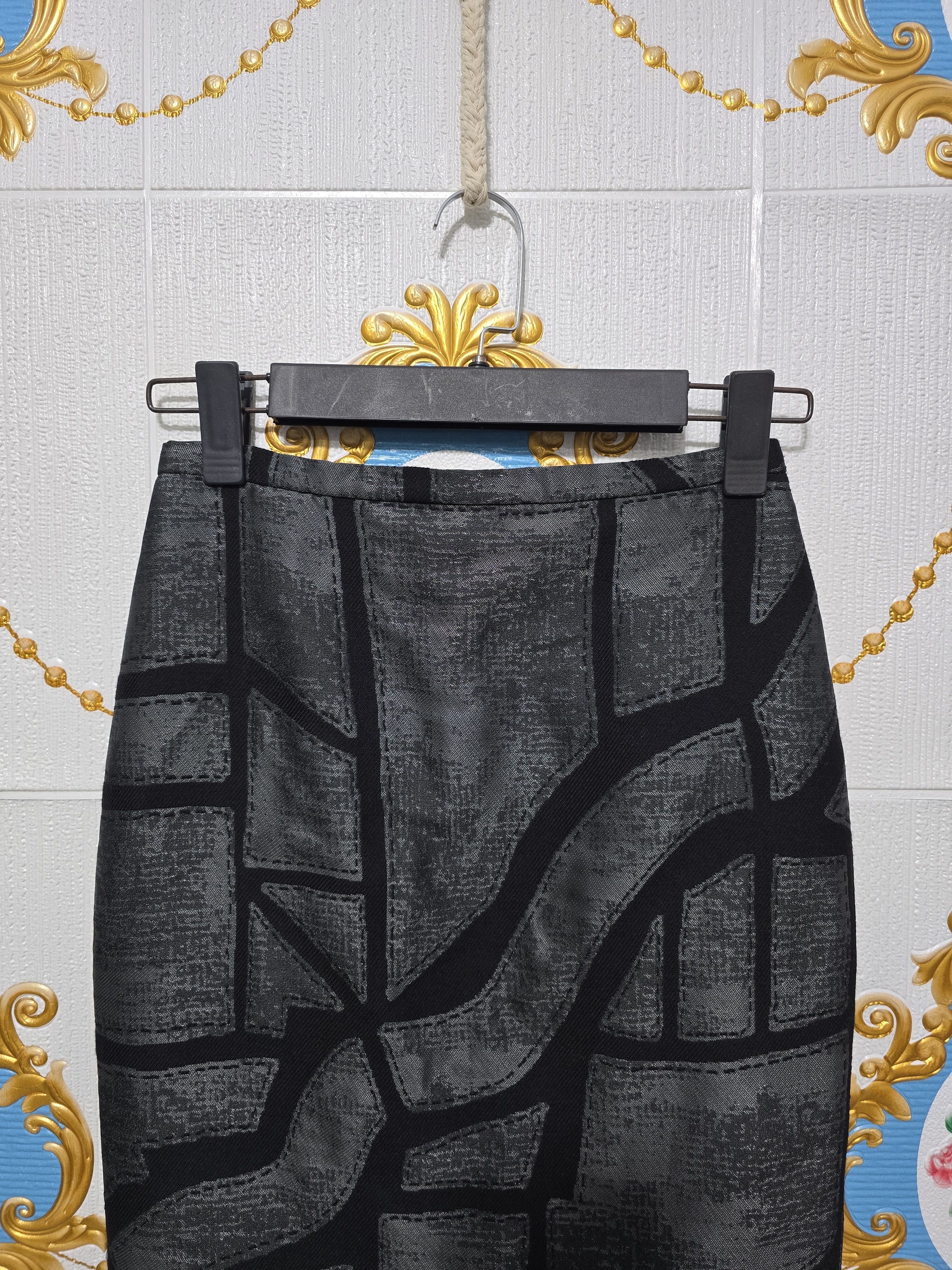 Max Mara MAX MARA x LIU WEI collection NEW condition Size 26" / US 2 / IT 38 - 2 Thumbnail