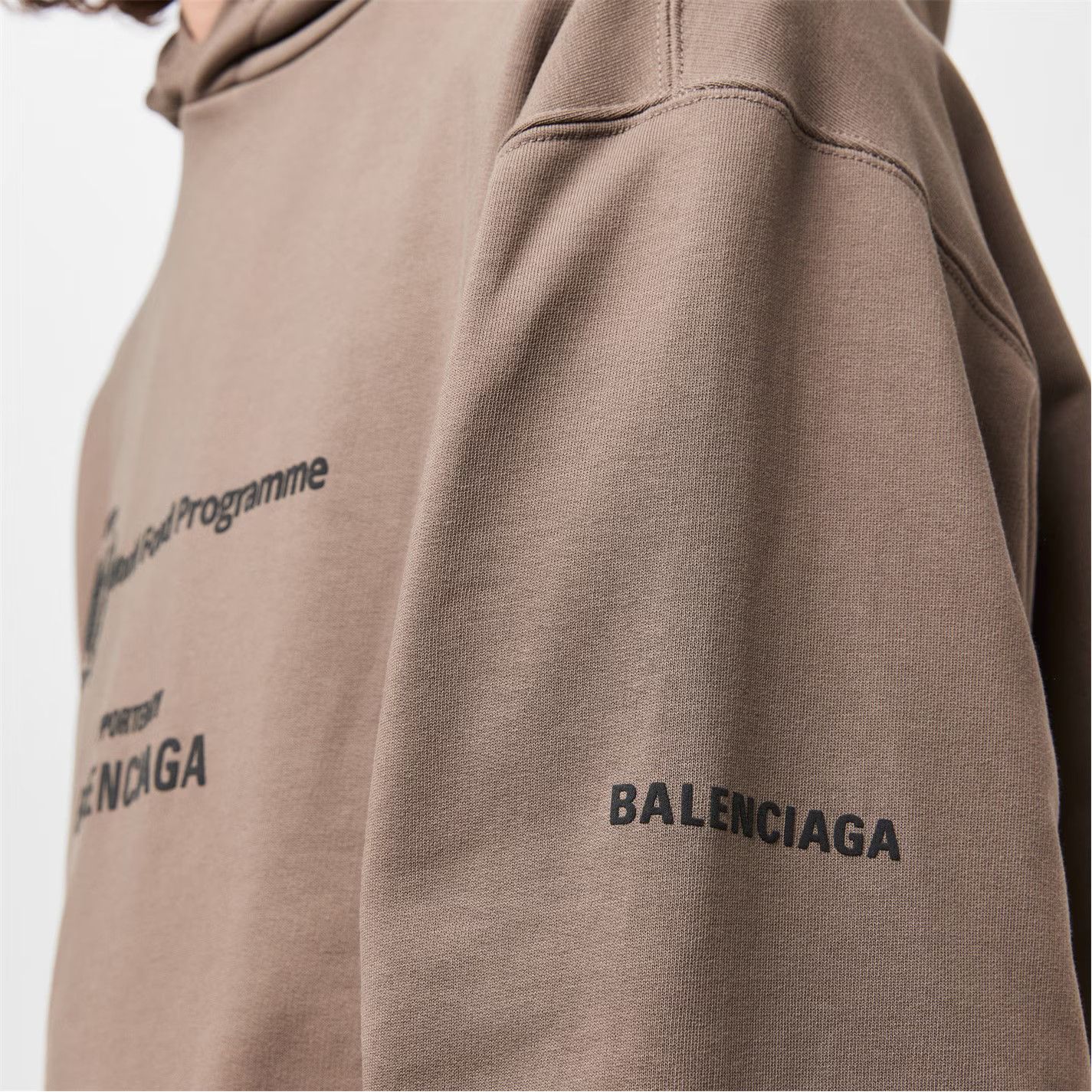 Balenciaga o1g2r1mq0226 Pull Over Relaxed Fit Hoodie In Taupe Size US M / EU 48-50 / 2 - 5 Thumbnail