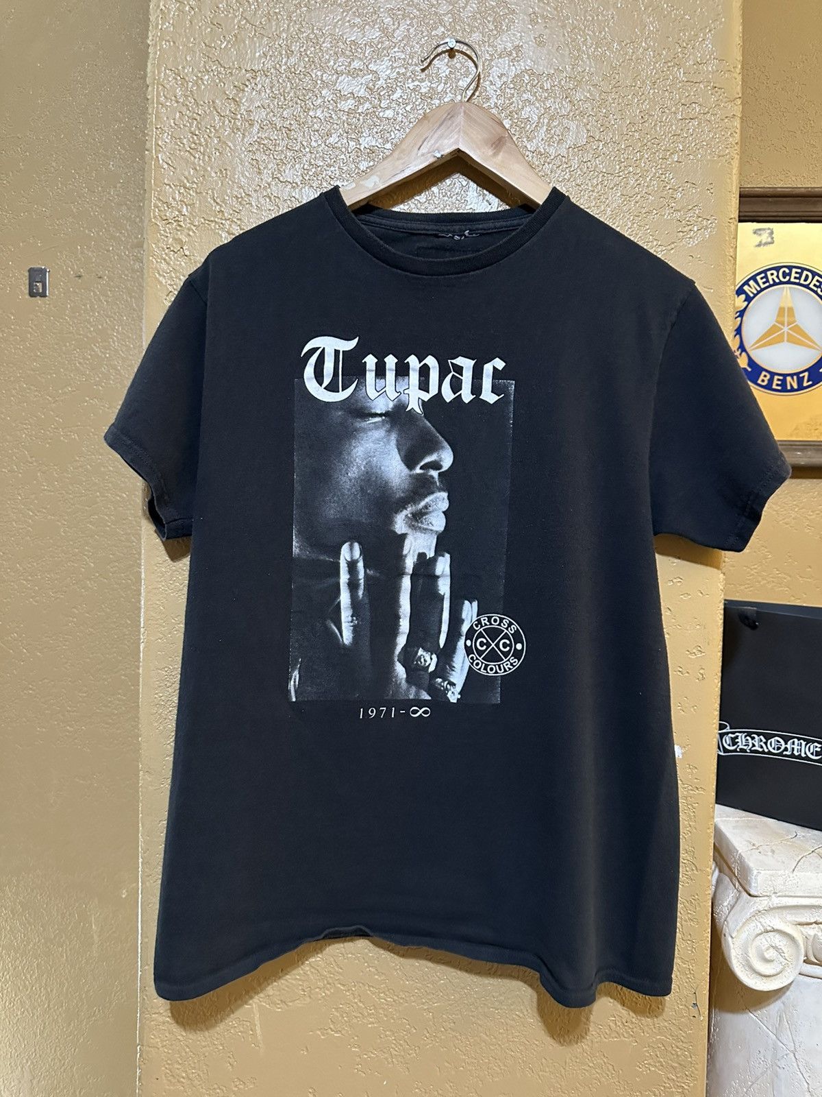 Cross Colours × Rap Tees × Vintage 📌 Tupac x Cross Colours Memorial Tee 2Pac Size US S / EU 44-46 / 1 - 1 Thumbnail
