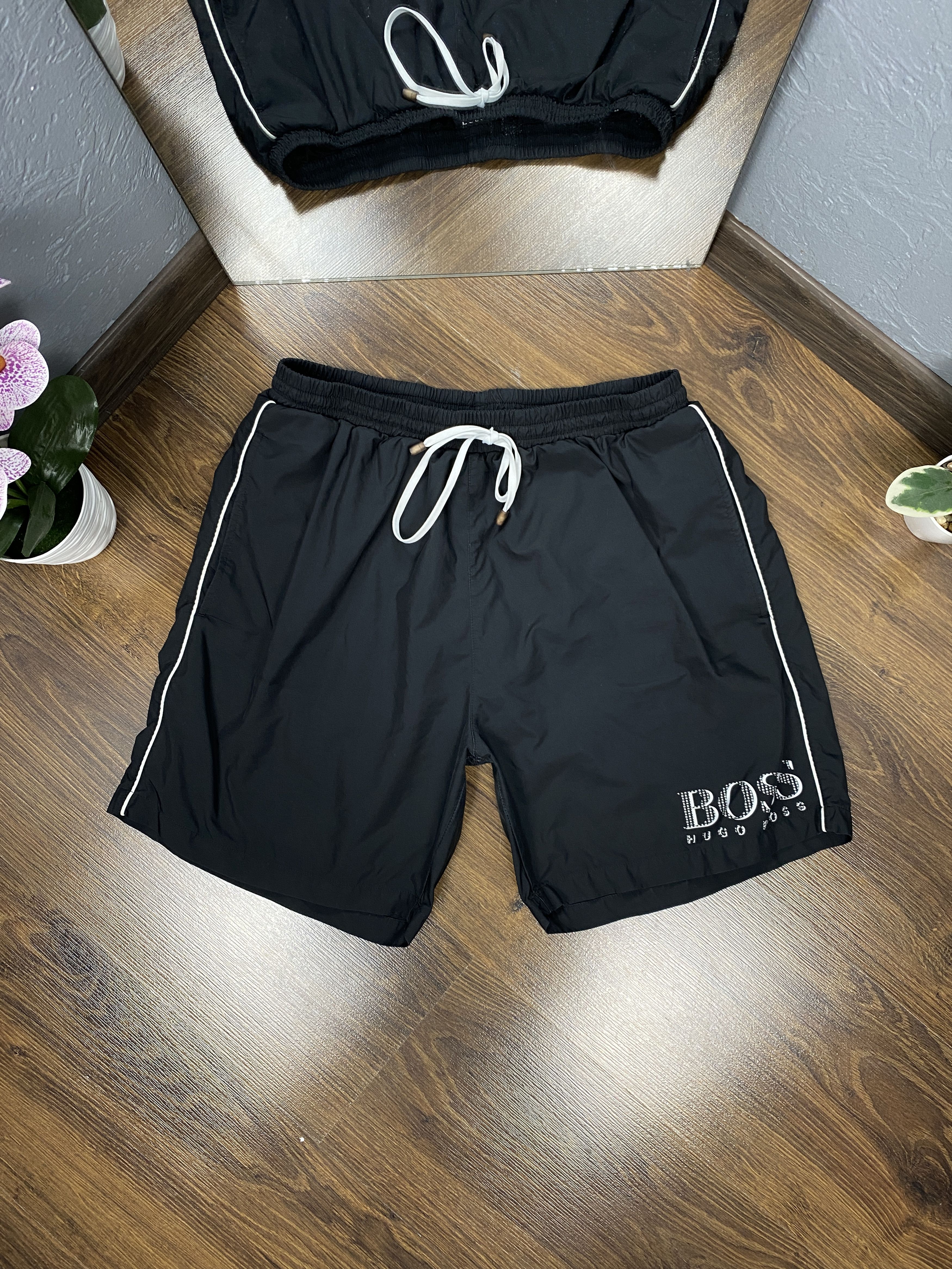Hugo Boss Hugo Boss Vintage Mens Nylon Shorts Size US 34 / EU 50 - 1 Thumbnail
