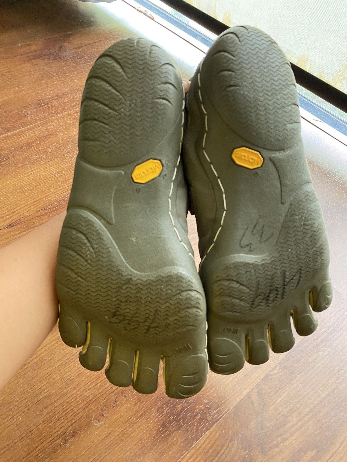 Vibram Vibram Five Fingers grey shoes Size US 10 / IT 40 - 7 Thumbnail