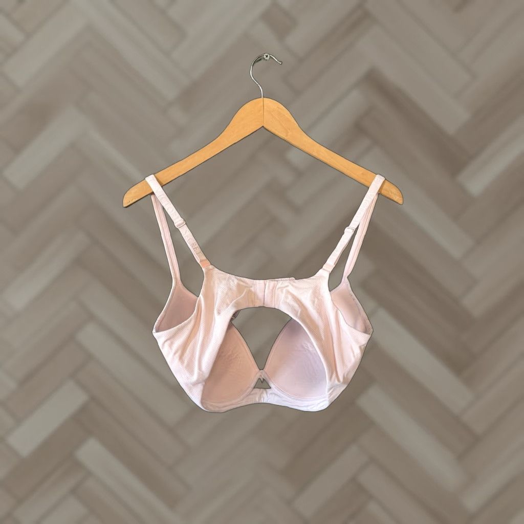 Victoria's Secret Victoria's Secret Pink Push Bra 38DD DD Pink Womens Victoria's Secret Push Up Bra Women's 38DD Girls/Boys not applicable Size ONE SIZE - 1 Thumbnail